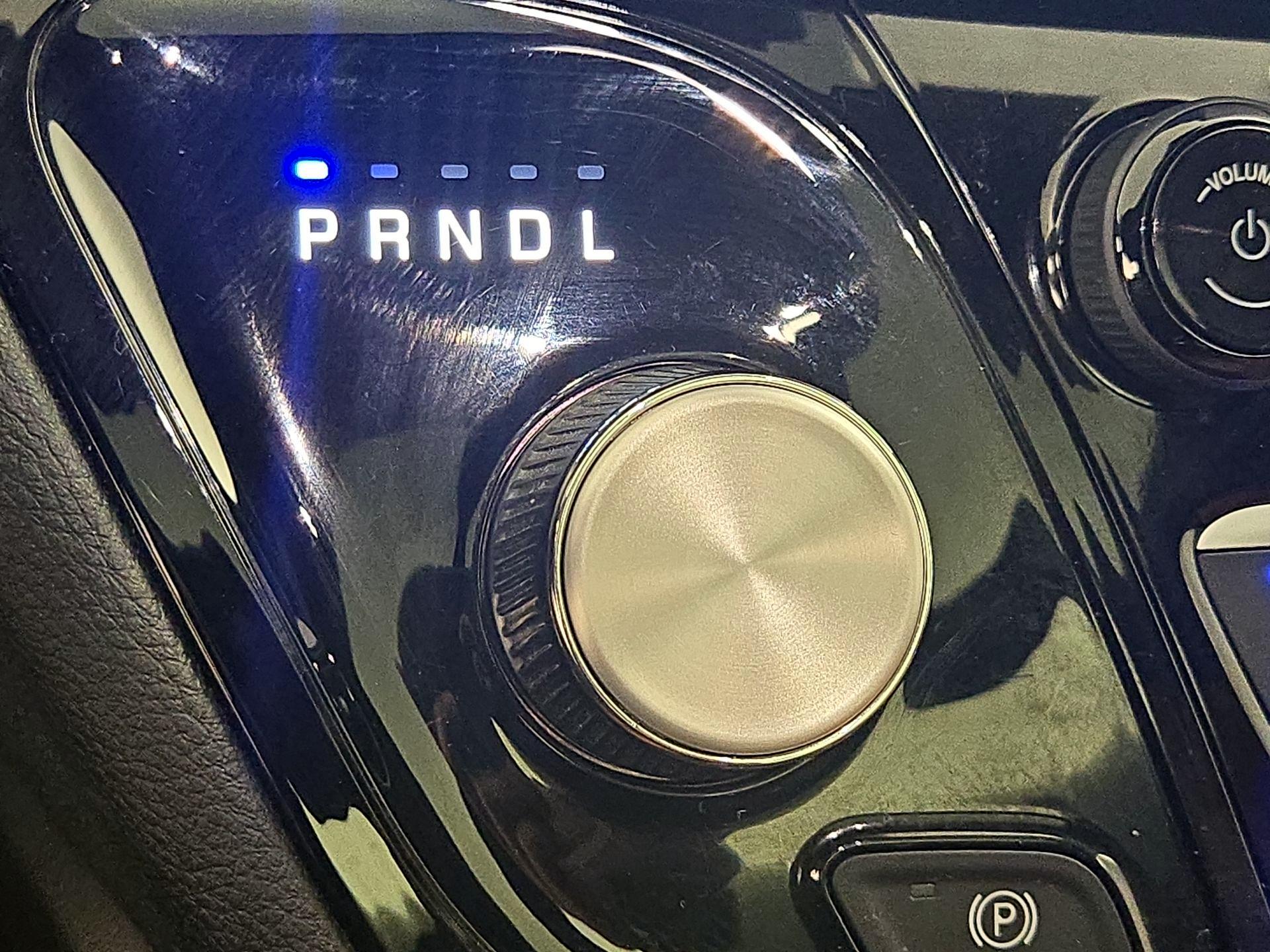 Thumbnail: 2023 Chrysler Pacifica - 18