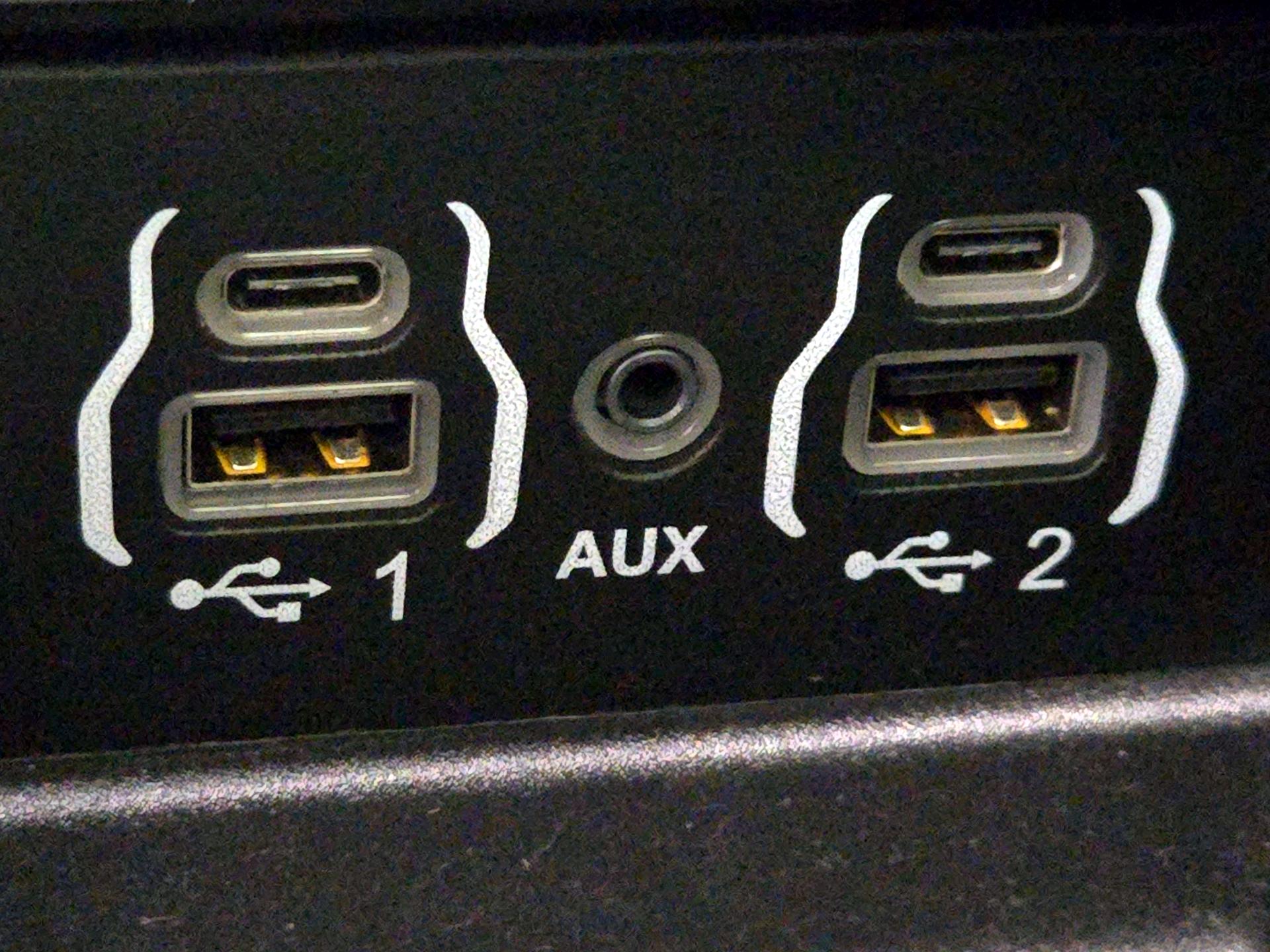 Thumbnail: 2023 Chrysler Pacifica - 19