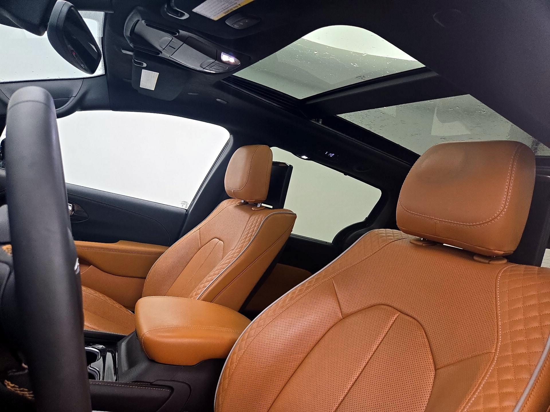 Thumbnail: 2023 Chrysler Pacifica - 20