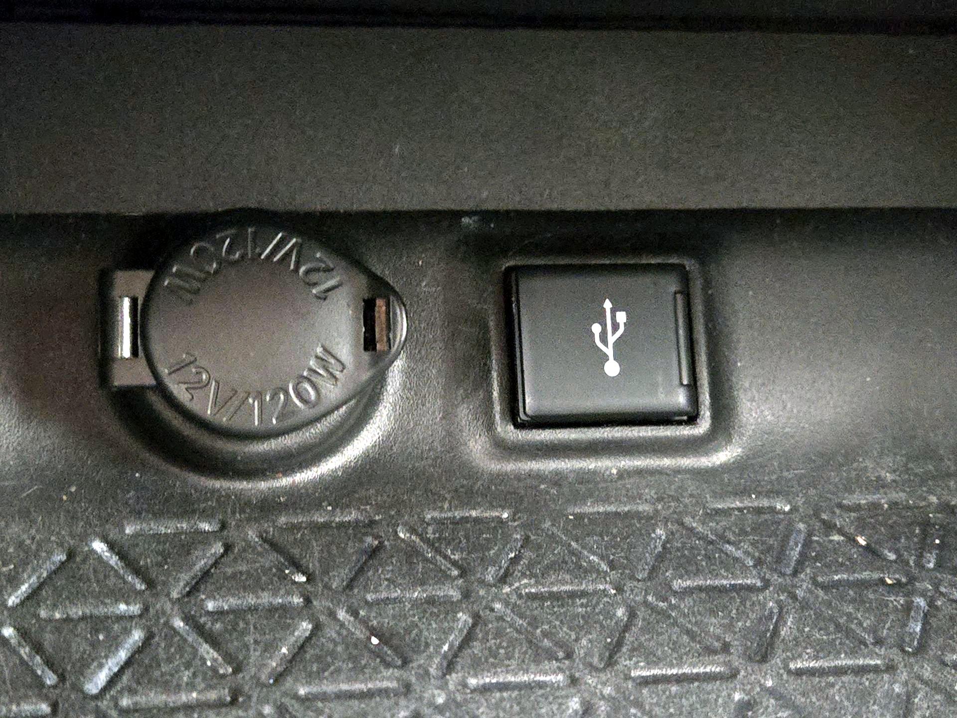 Thumbnail: 2020 Toyota RAV4 - 18