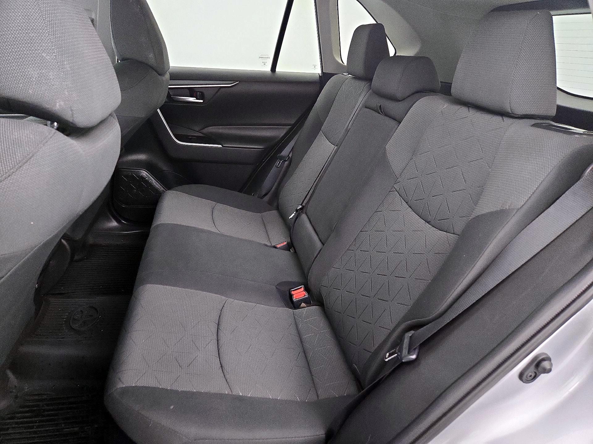 Thumbnail: 2020 Toyota RAV4 - 19