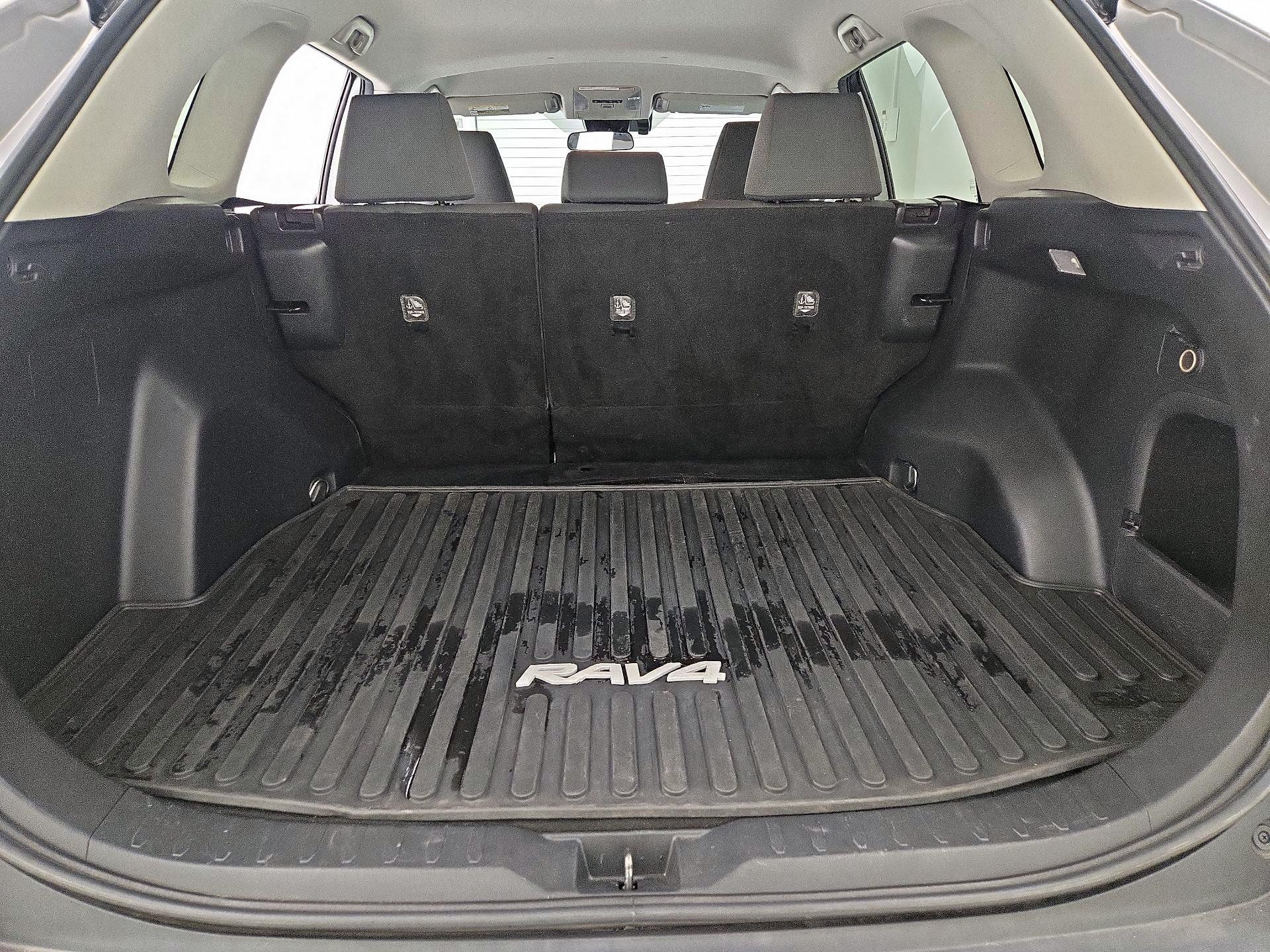 Thumbnail: 2020 Toyota RAV4 - 20