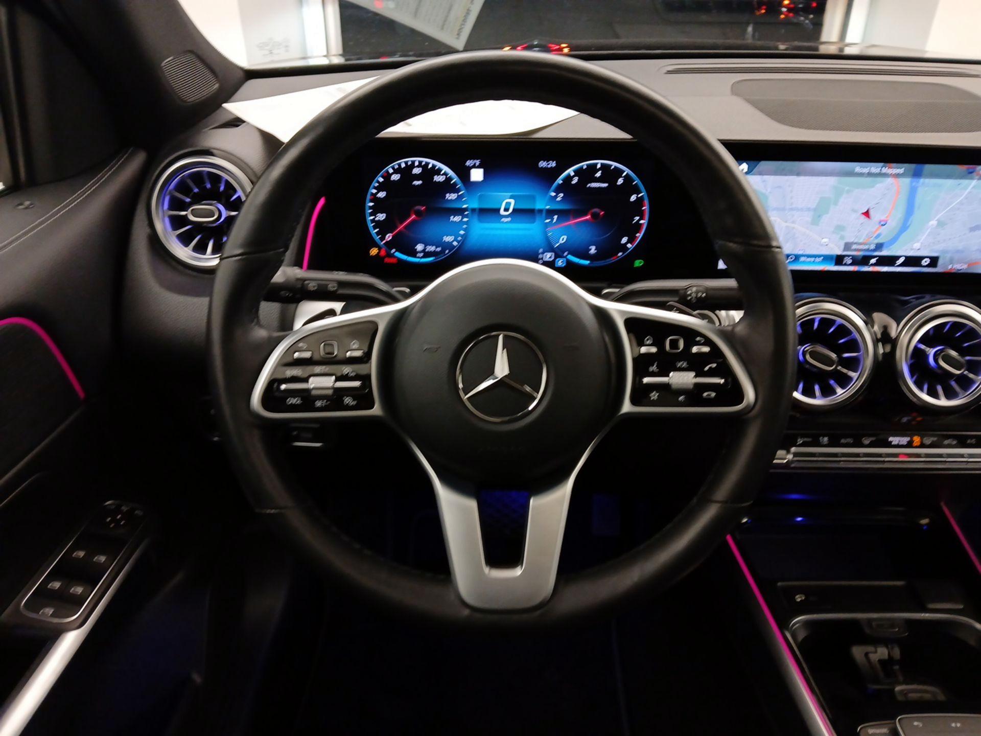 Thumbnail: 2022 Mercedes-Benz GLB - 10