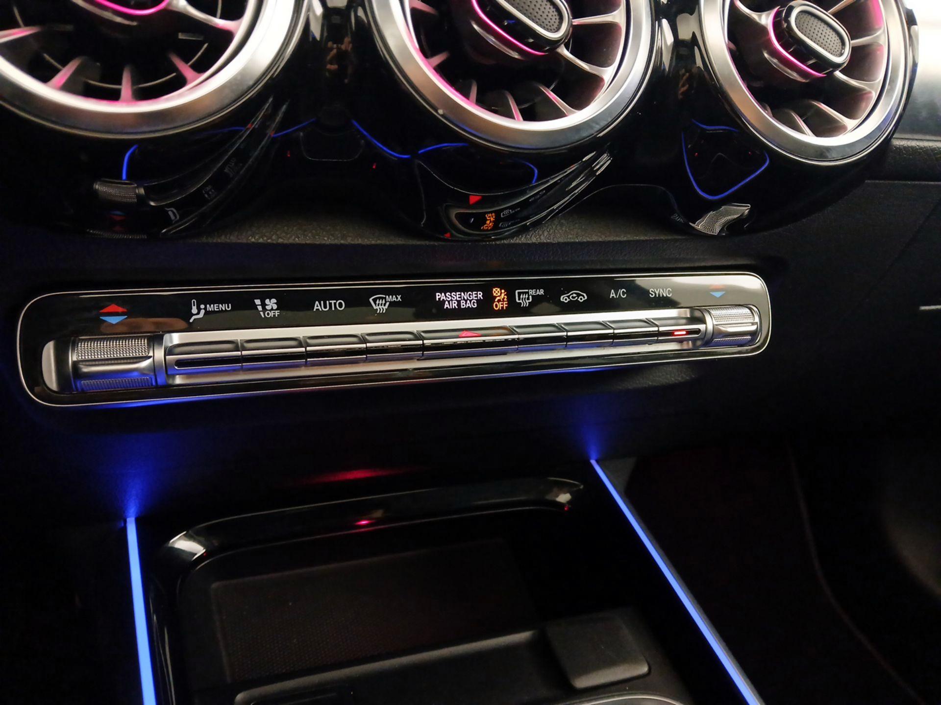 Thumbnail: 2022 Mercedes-Benz GLB - 17