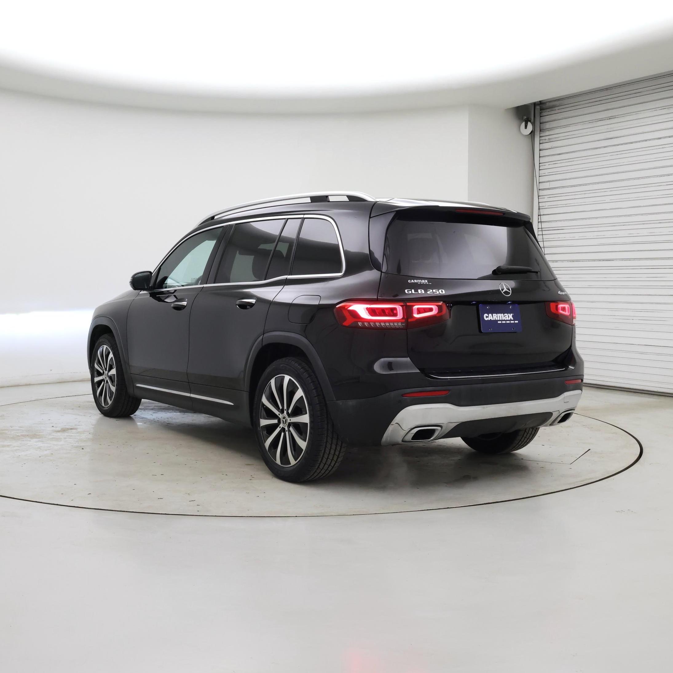 Thumbnail: 2022 Mercedes-Benz GLB - 2