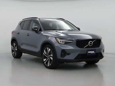 2023 Volvo XC40 B5 Plus Dark Theme