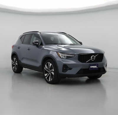 2023 Volvo XC40 B5 Plus Dark Theme