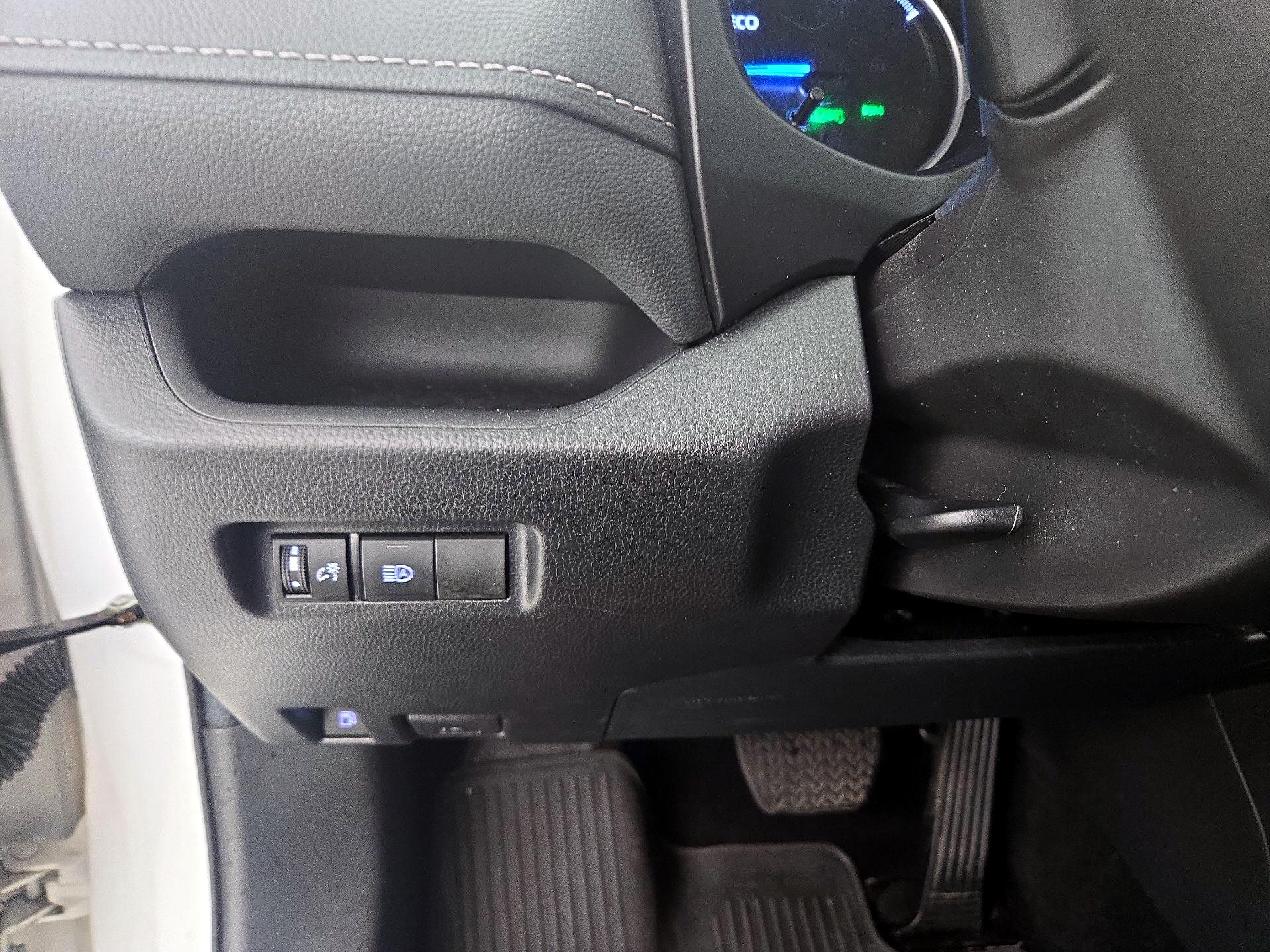 Thumbnail: 2022 Toyota RAV4 - 13