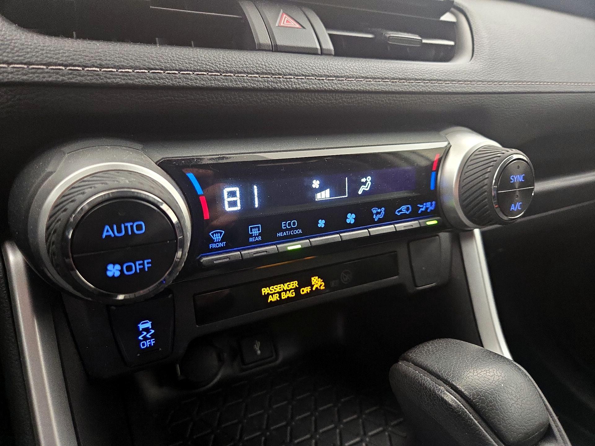 Thumbnail: 2022 Toyota RAV4 - 16