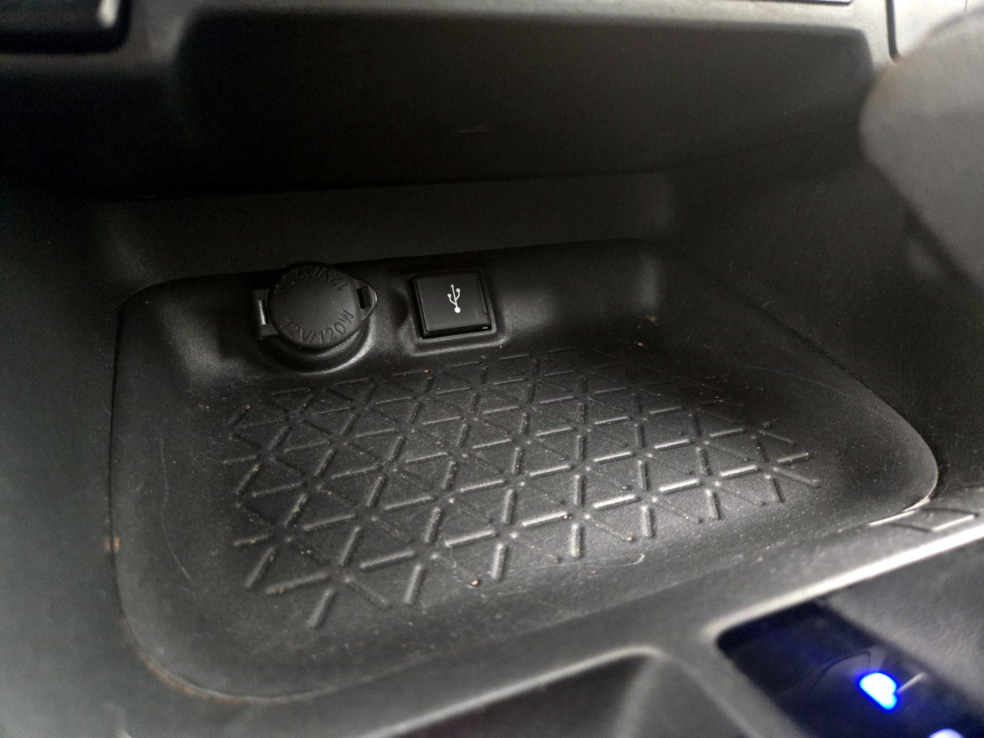 Thumbnail: 2022 Toyota RAV4 - 18