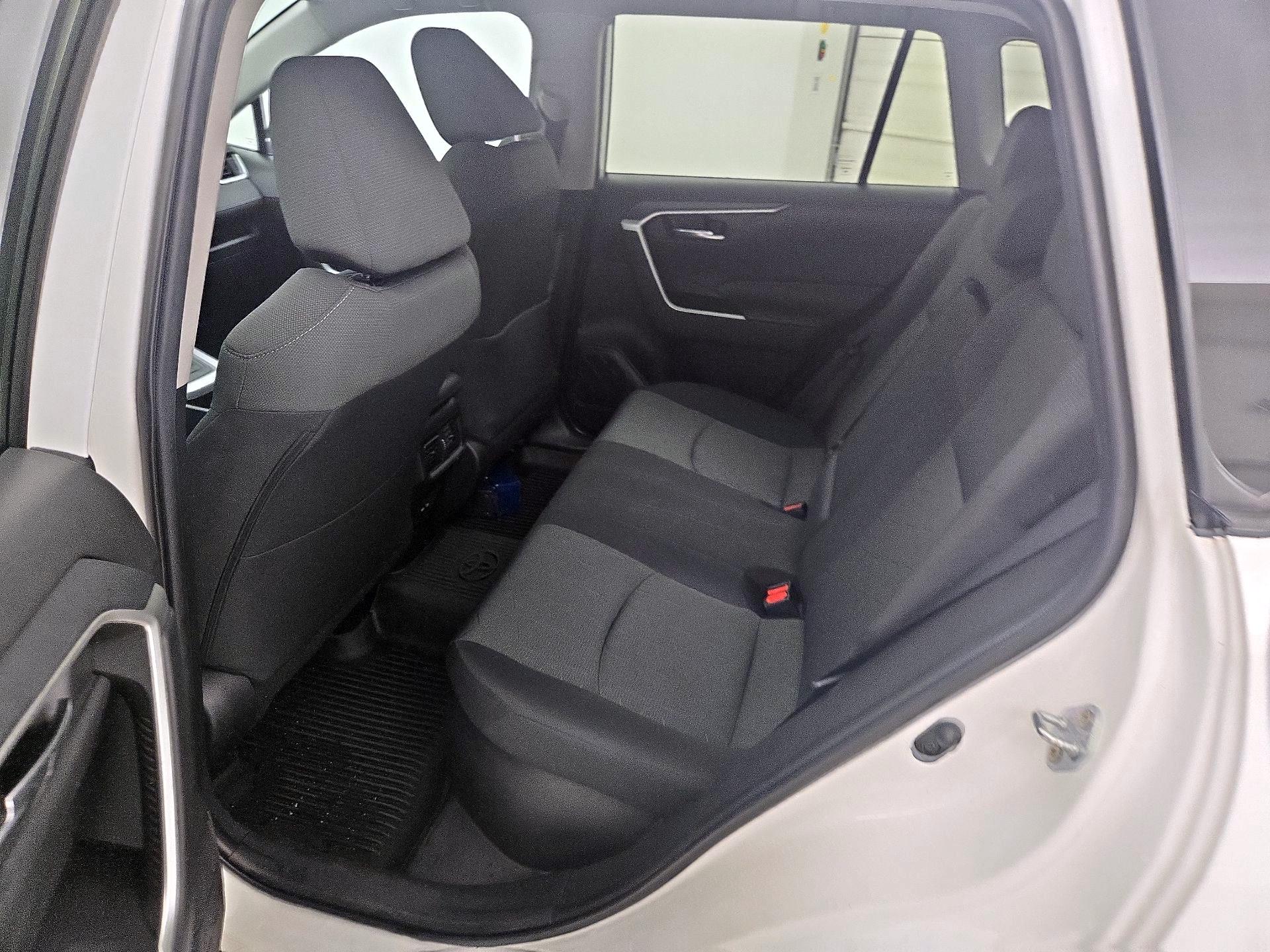 Thumbnail: 2022 Toyota RAV4 - 19