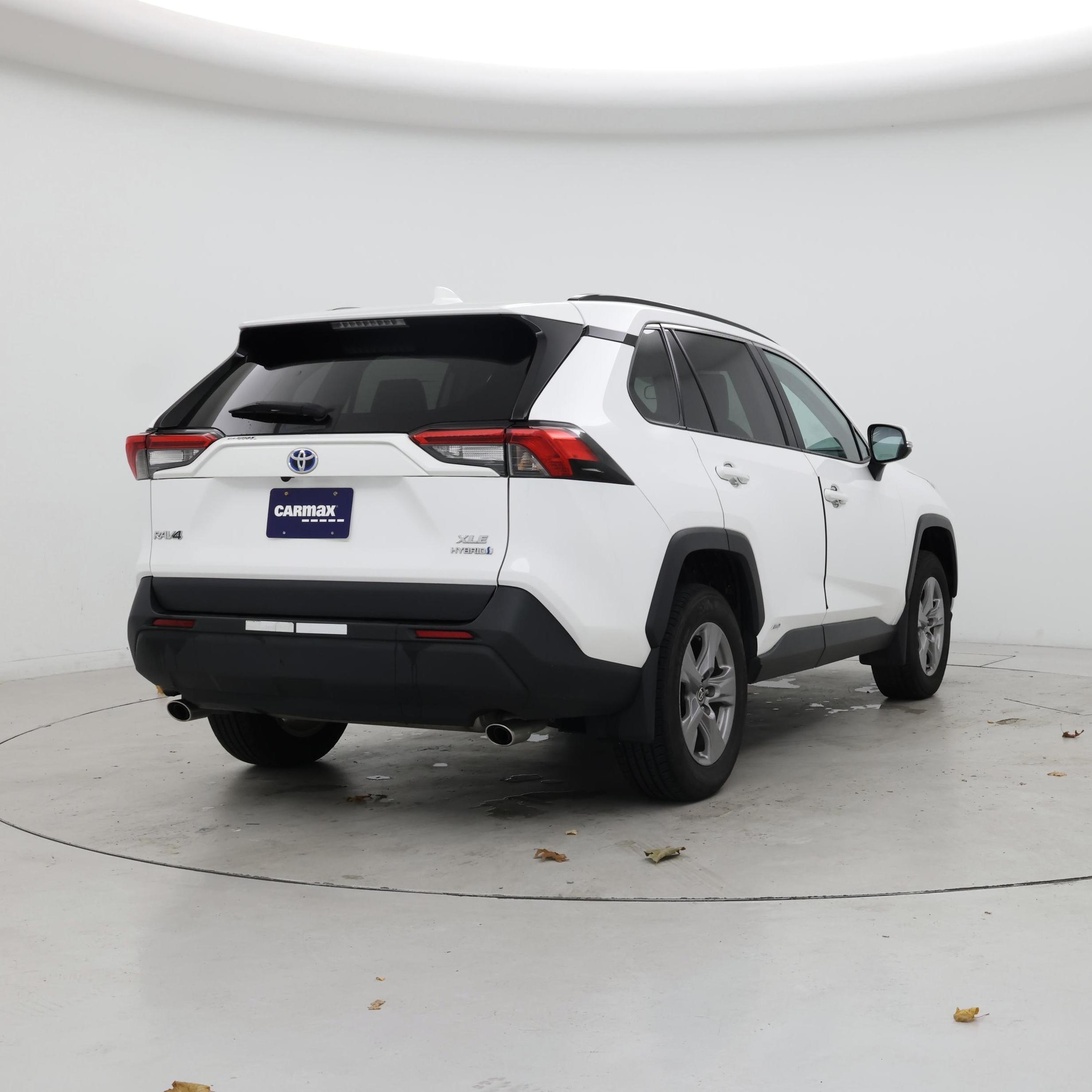 Thumbnail: 2022 Toyota RAV4 - 8