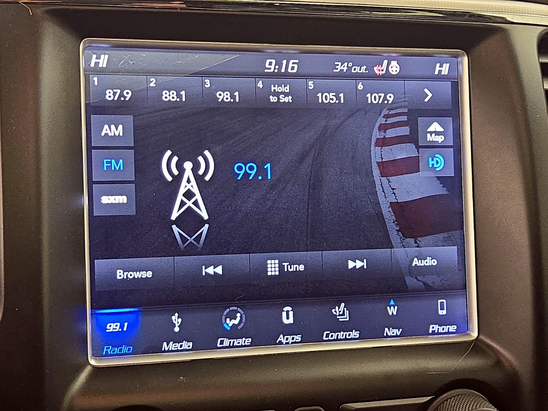 Thumbnail: 2018 Jeep Grand Cherokee - 16