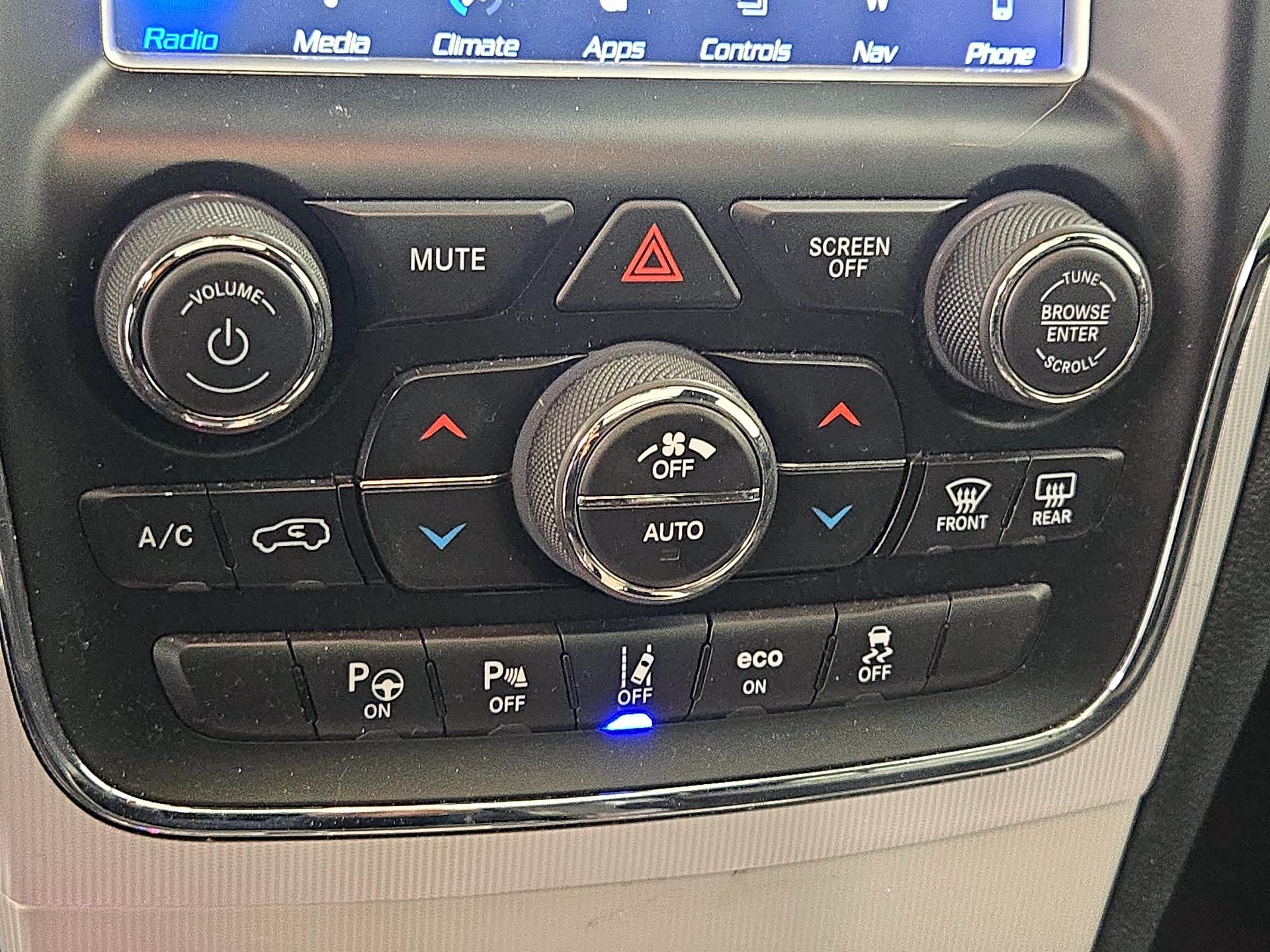 Thumbnail: 2018 Jeep Grand Cherokee - 17