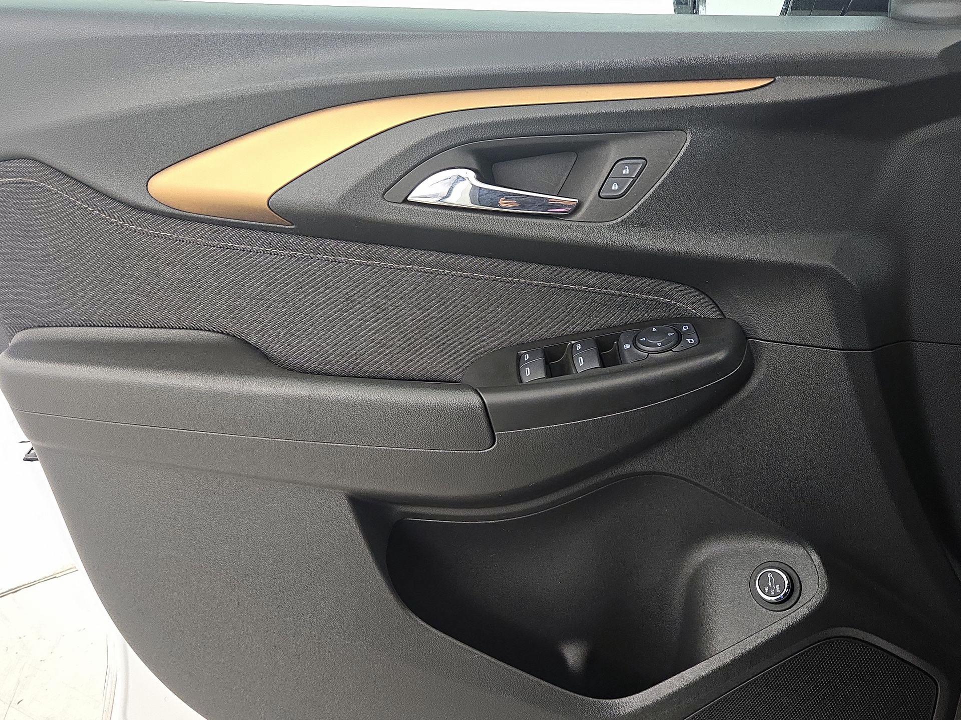 Thumbnail: 2023 Chevrolet TrailBlazer - 12