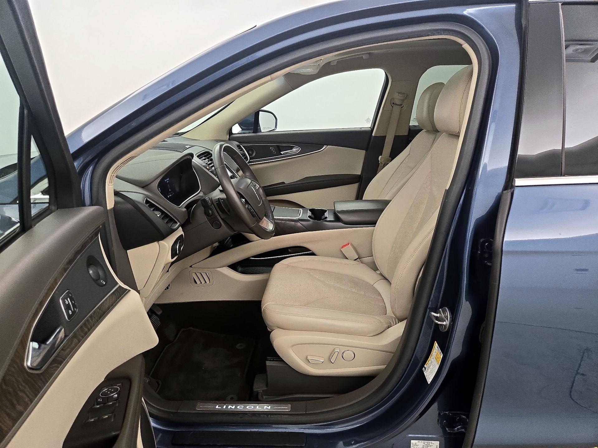 Thumbnail: 2019 Lincoln Nautilus - 11