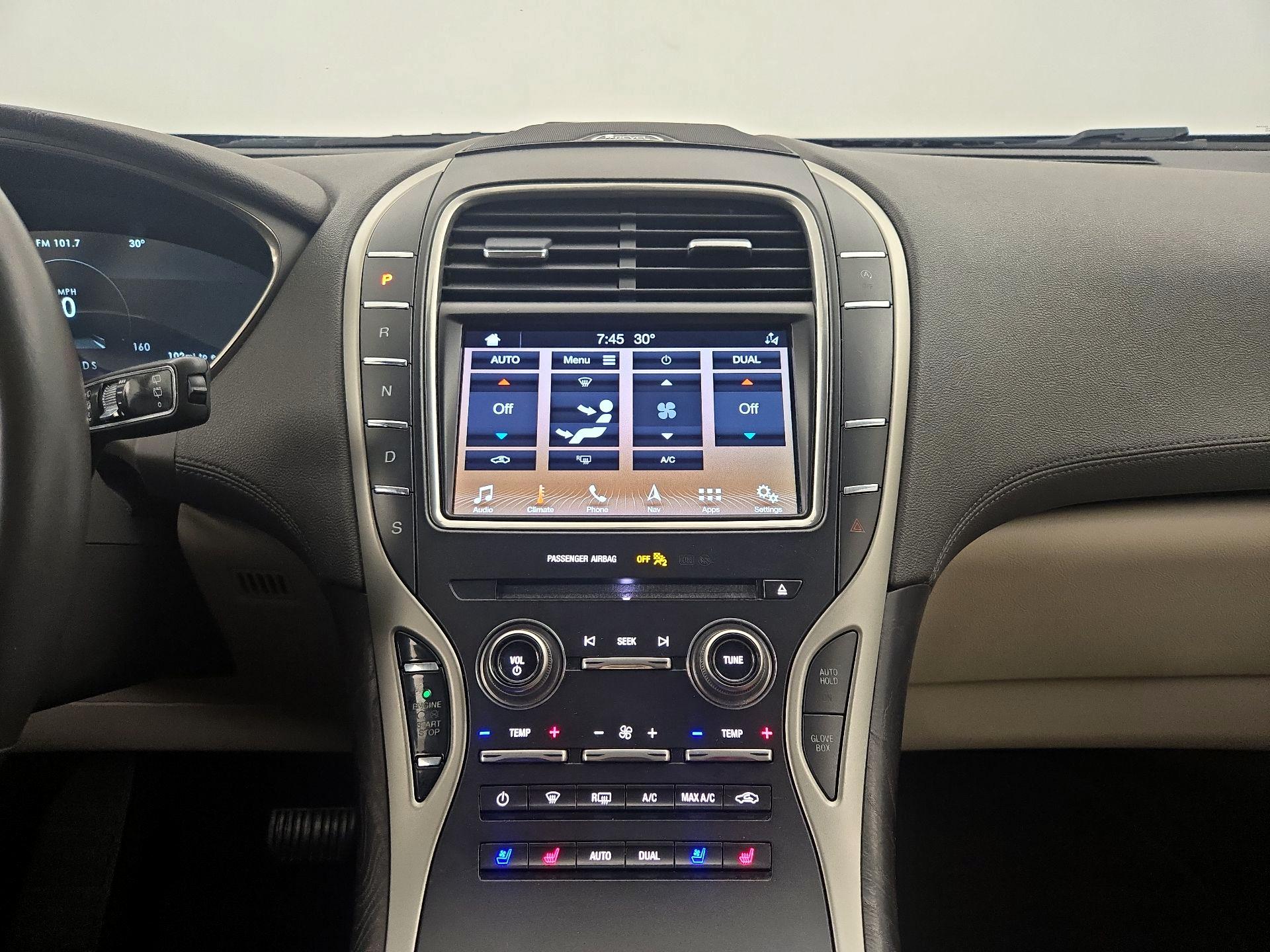 Thumbnail: 2019 Lincoln Nautilus - 17