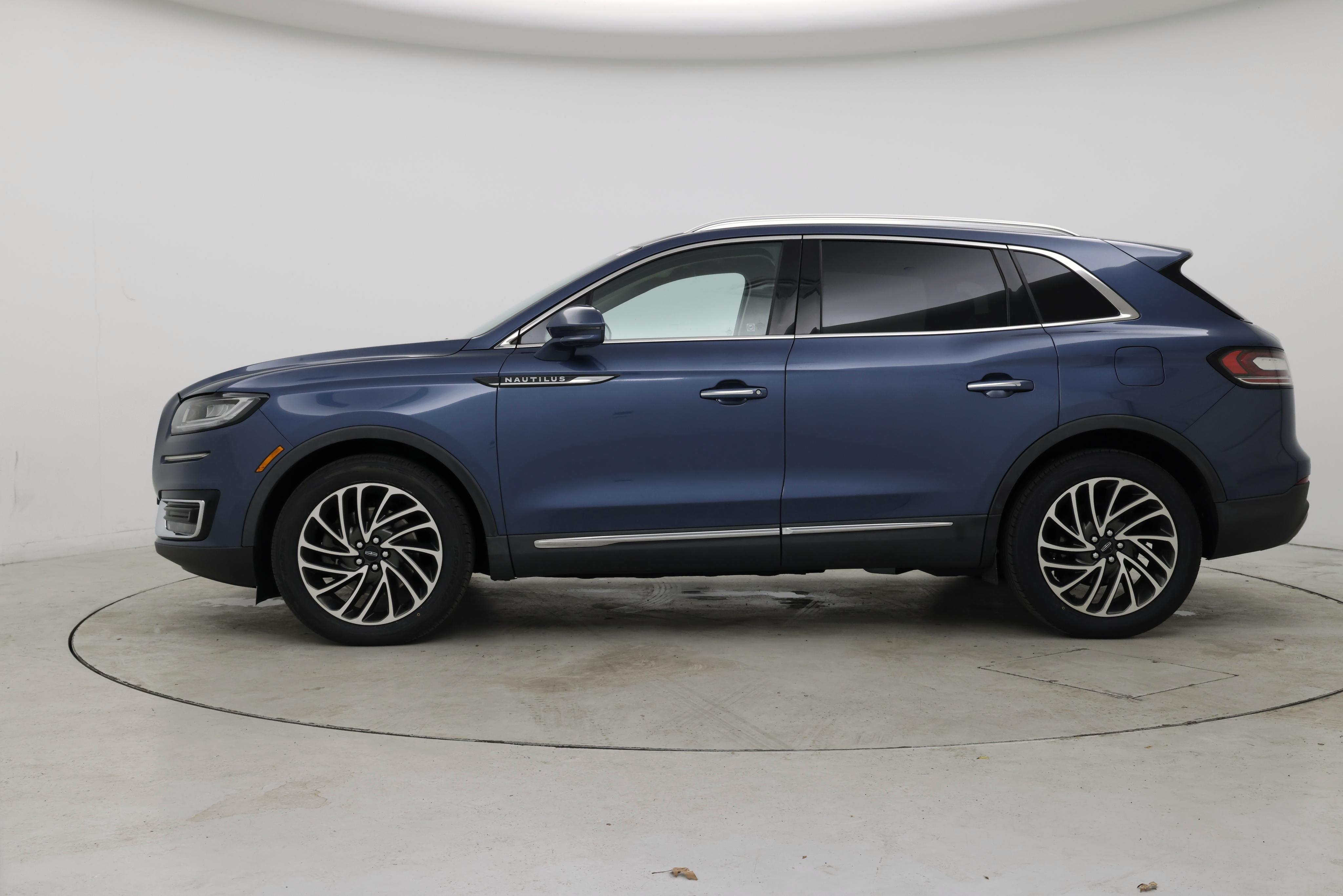 Thumbnail: 2019 Lincoln Nautilus - 3