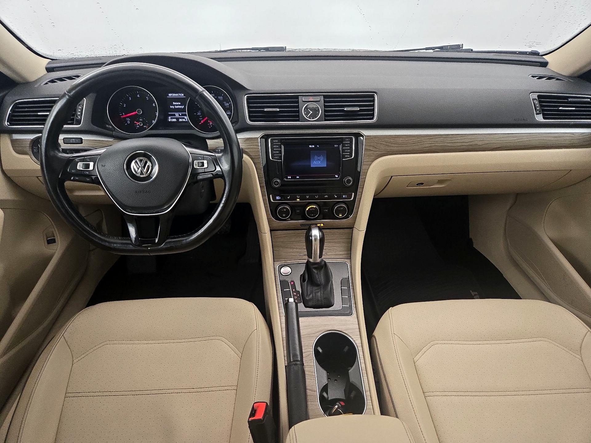 Thumbnail: 2017 Volkswagen Passat - 9