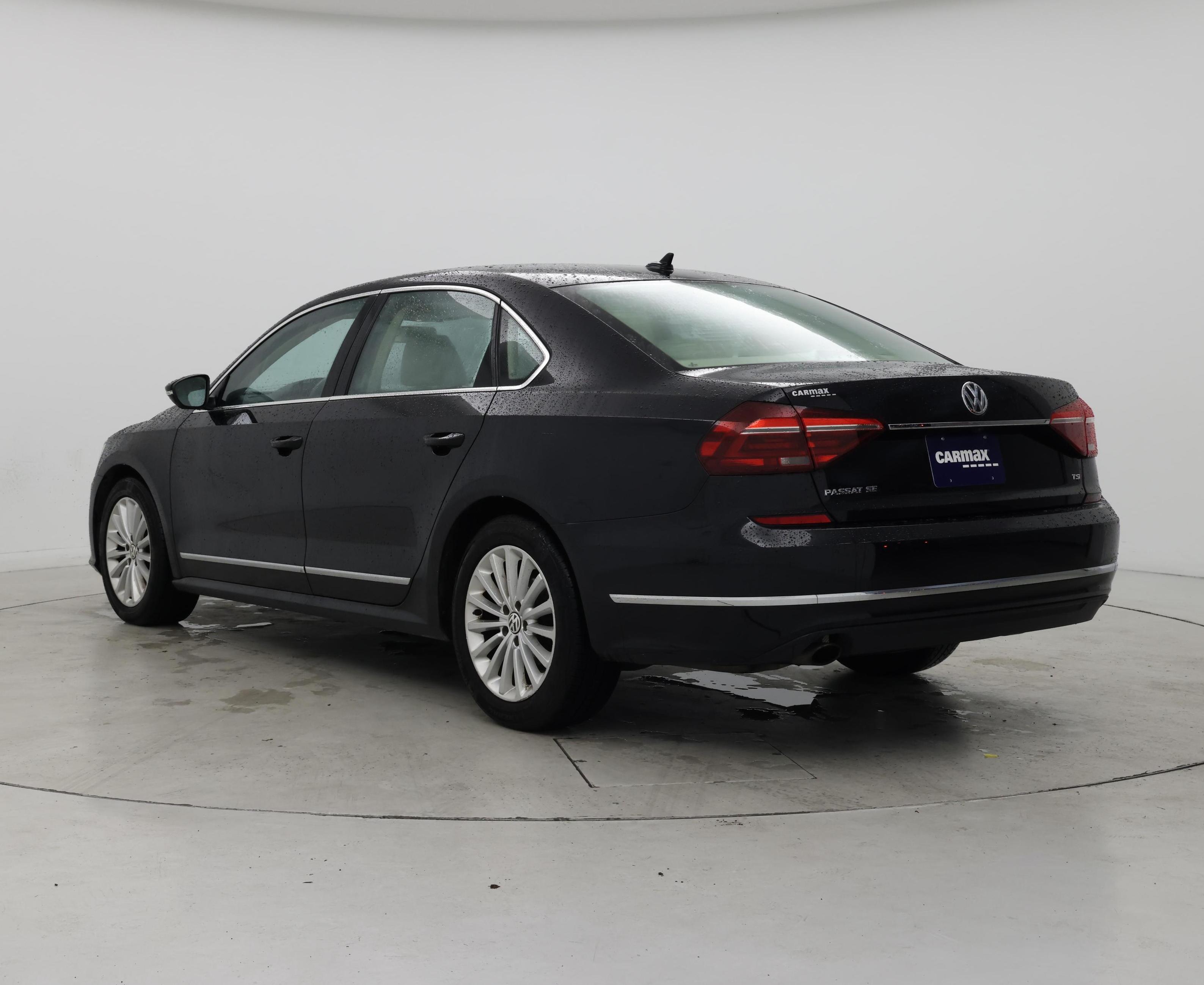 Thumbnail: 2017 Volkswagen Passat - 2