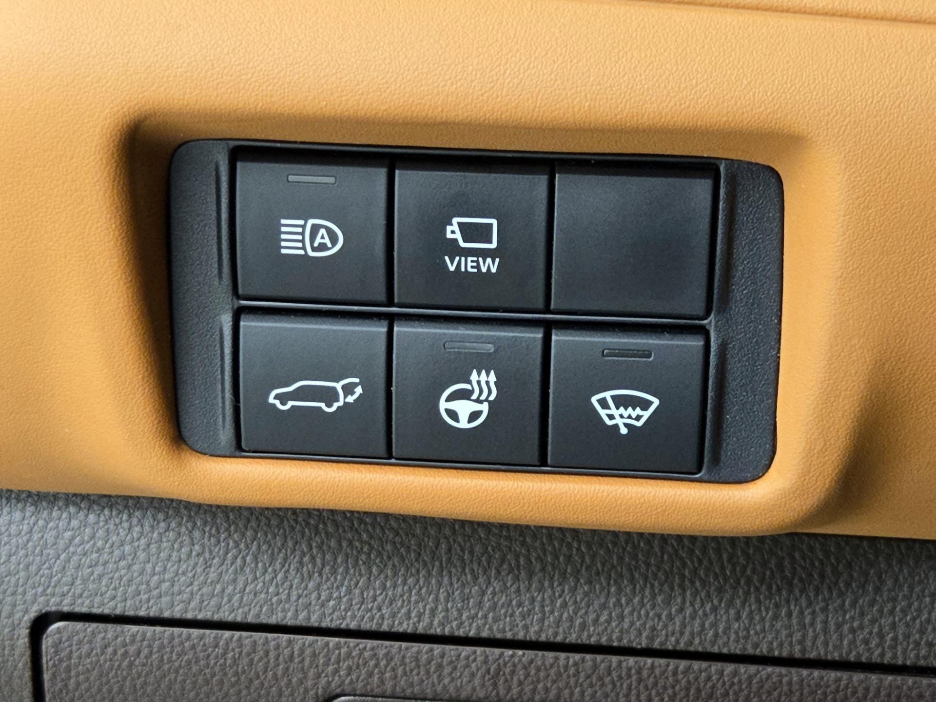 Thumbnail: 2022 Toyota Highlander - 13