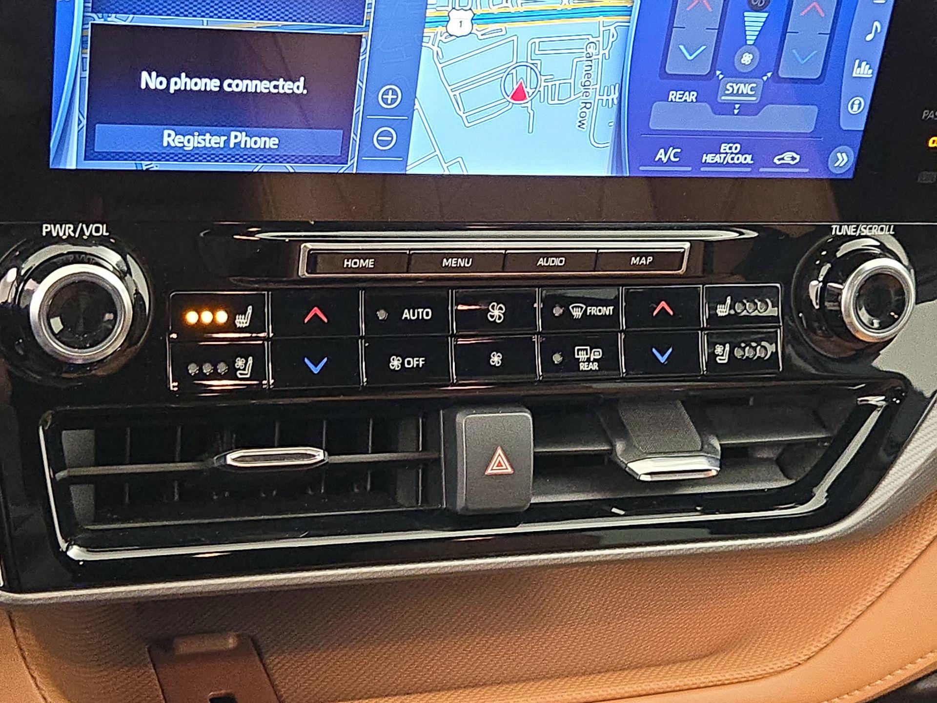 Thumbnail: 2022 Toyota Highlander - 17