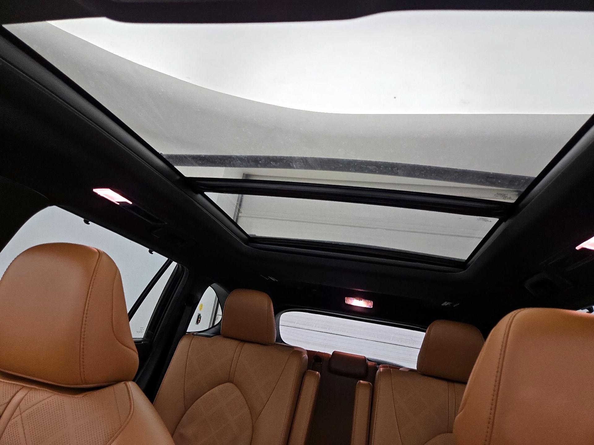 Thumbnail: 2022 Toyota Highlander - 20