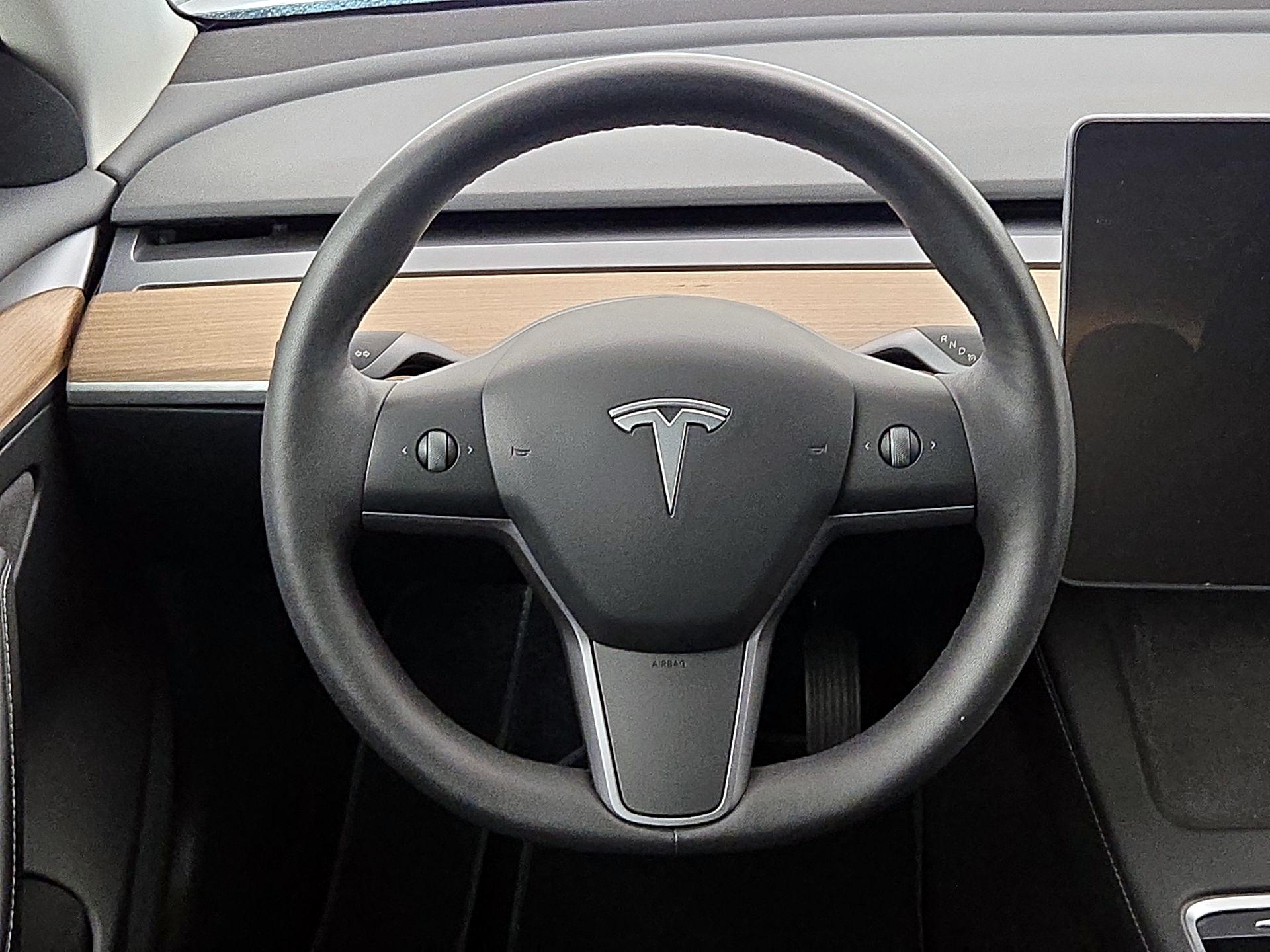 Thumbnail: 2023 Tesla Model 3 - 10