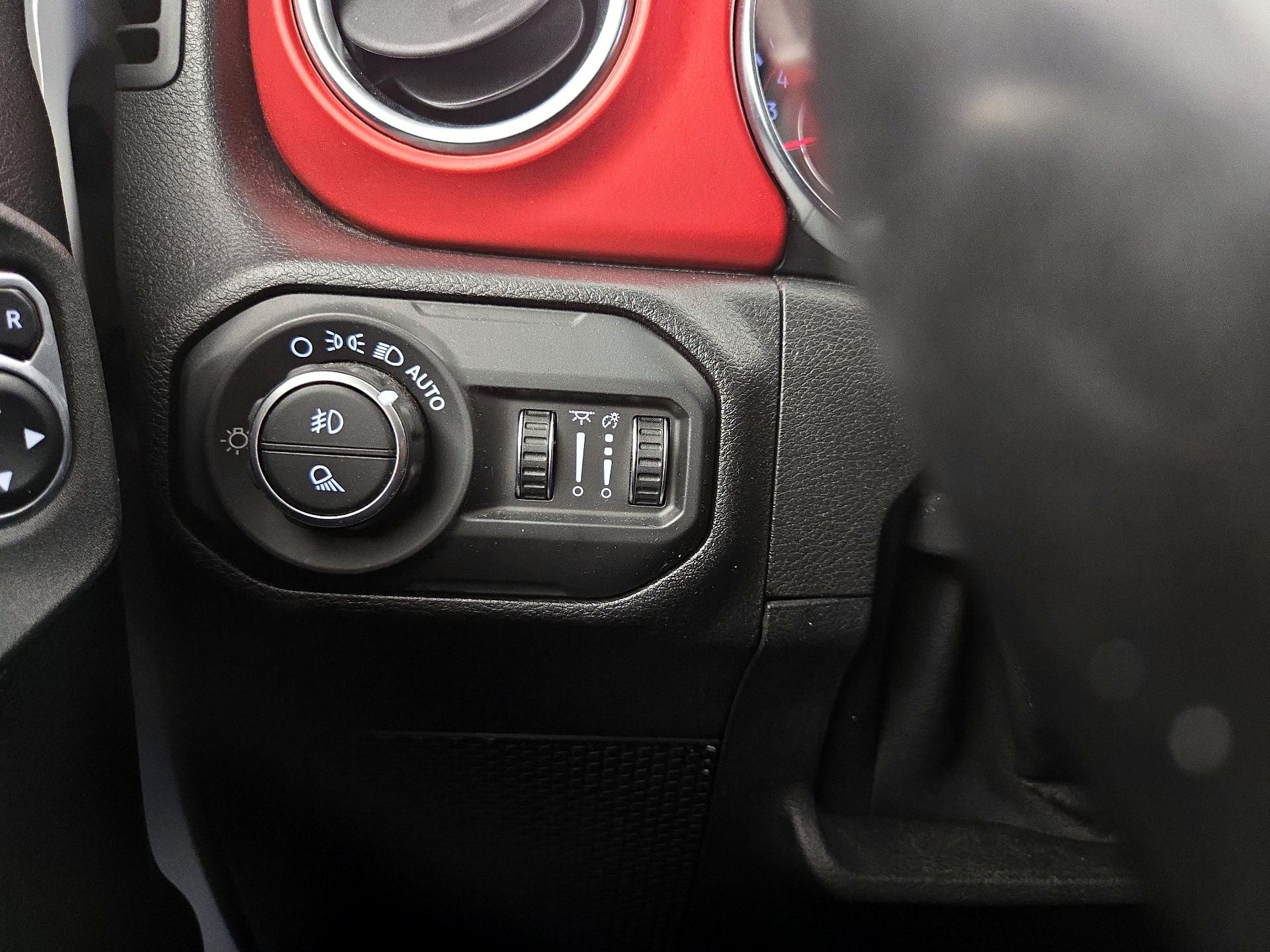 Thumbnail: 2021 Jeep Gladiator - 13