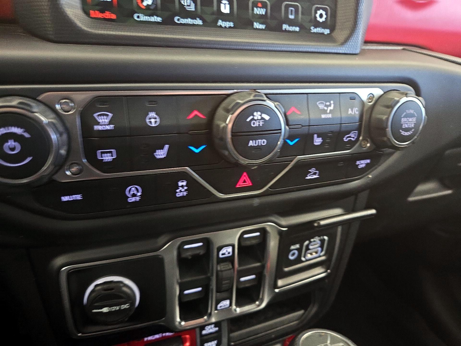 Thumbnail: 2021 Jeep Gladiator - 16