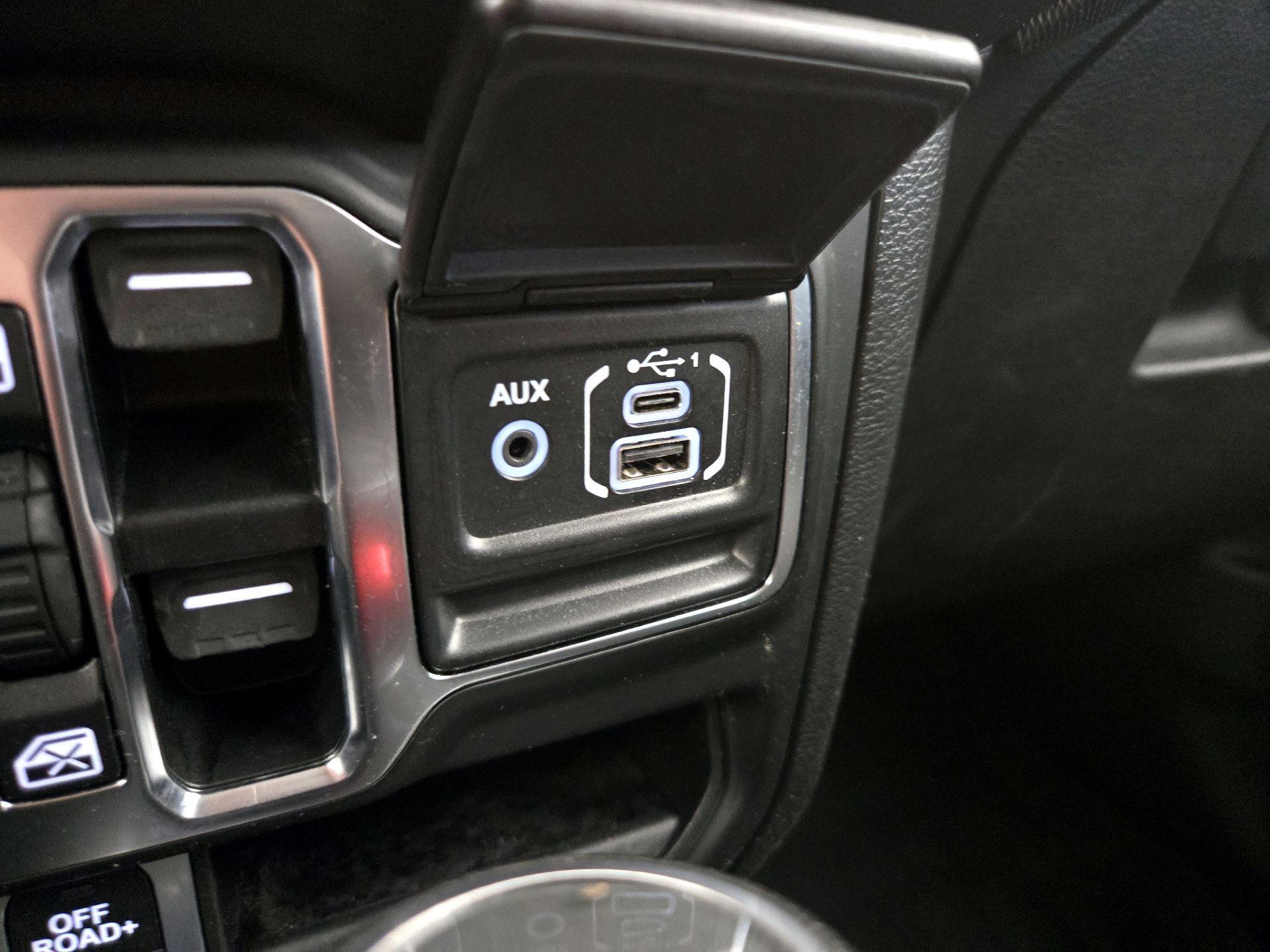 Thumbnail: 2021 Jeep Gladiator - 18