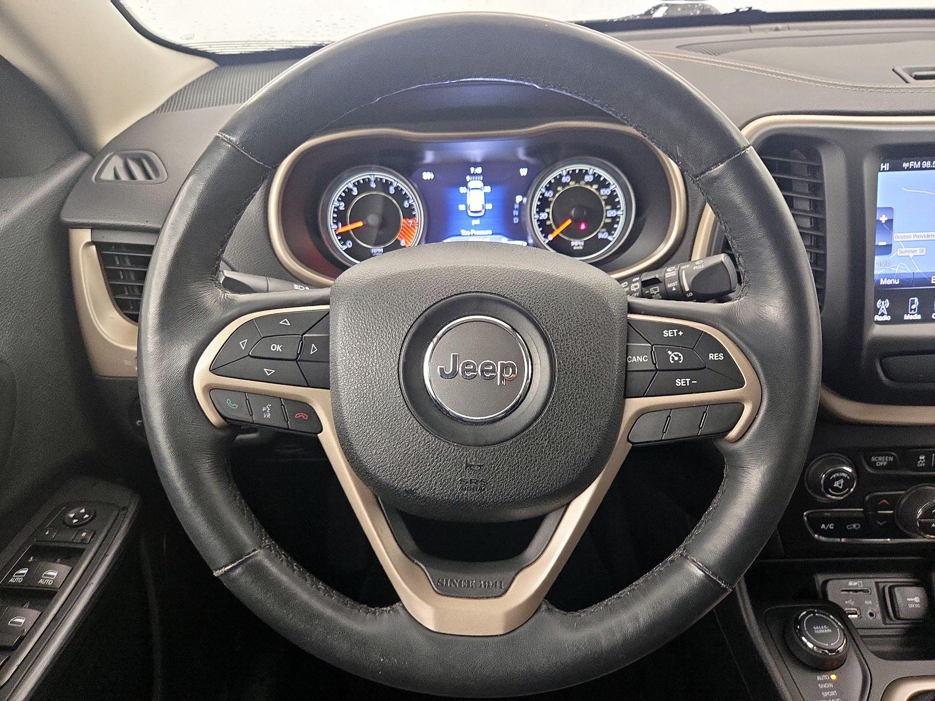 Thumbnail: 2015 Jeep Cherokee - 10