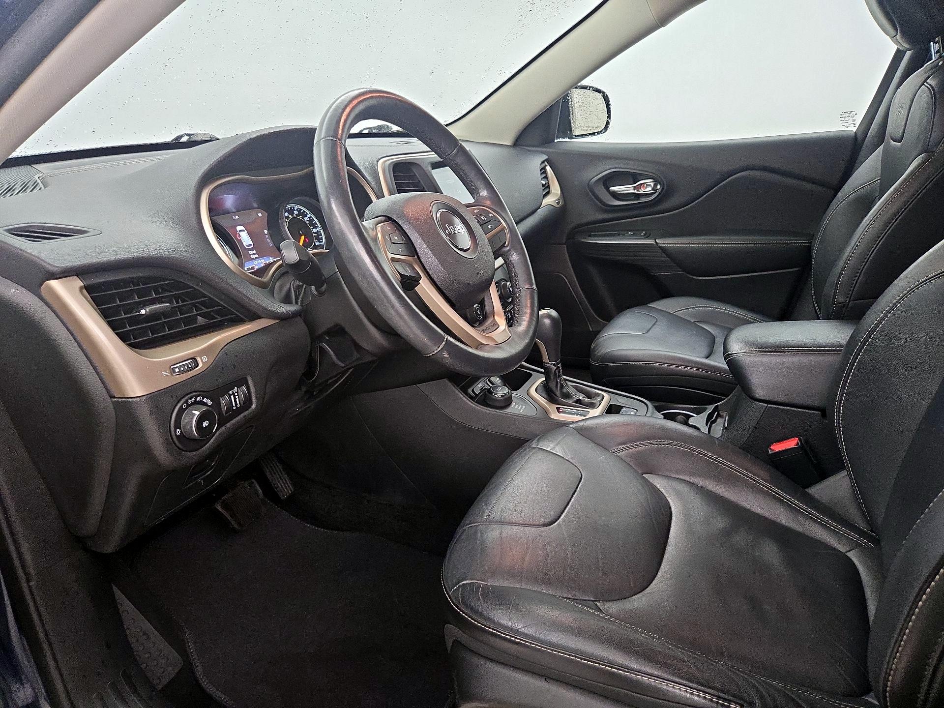 Thumbnail: 2015 Jeep Cherokee - 11