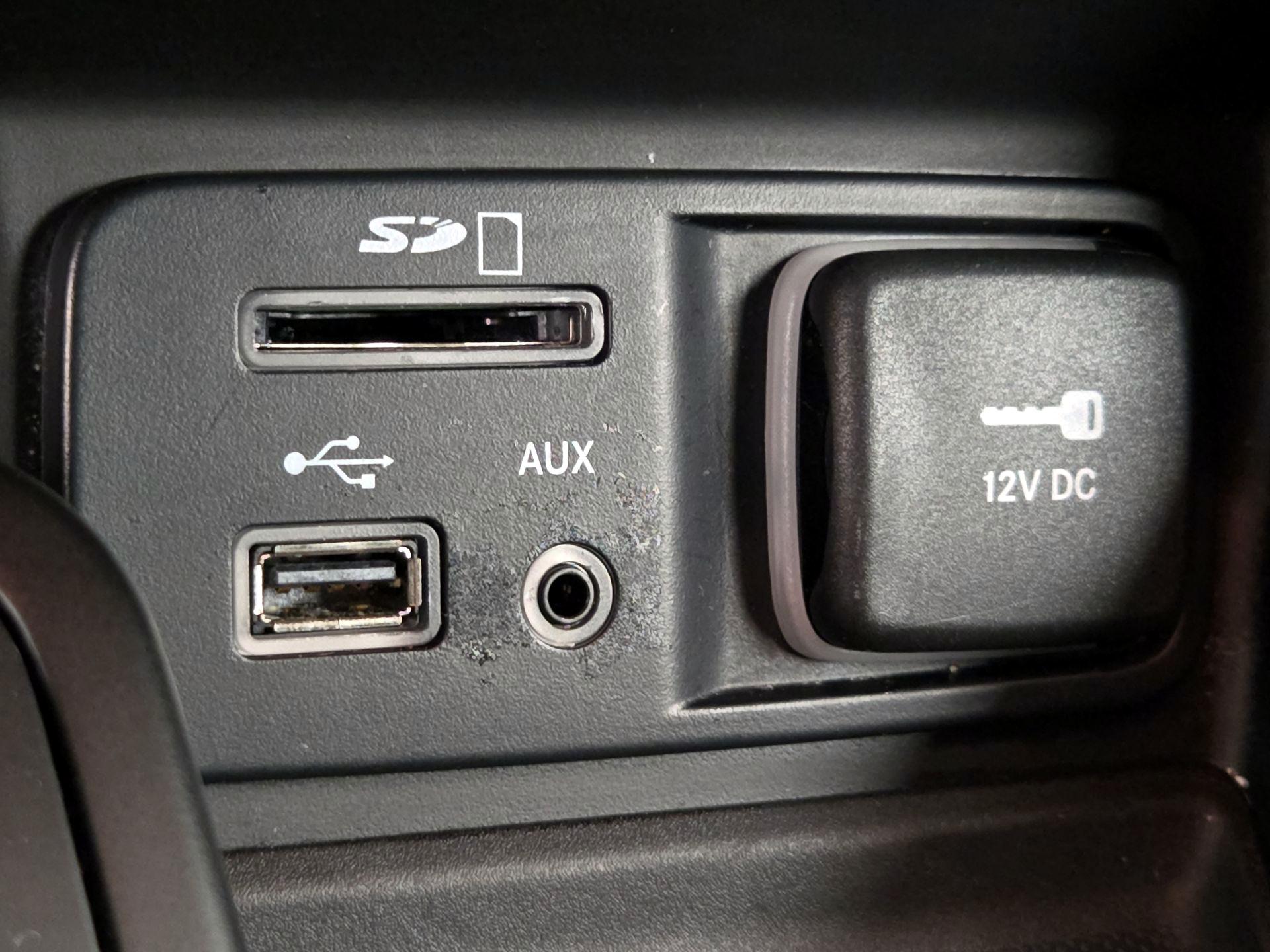 Thumbnail: 2015 Jeep Cherokee - 19