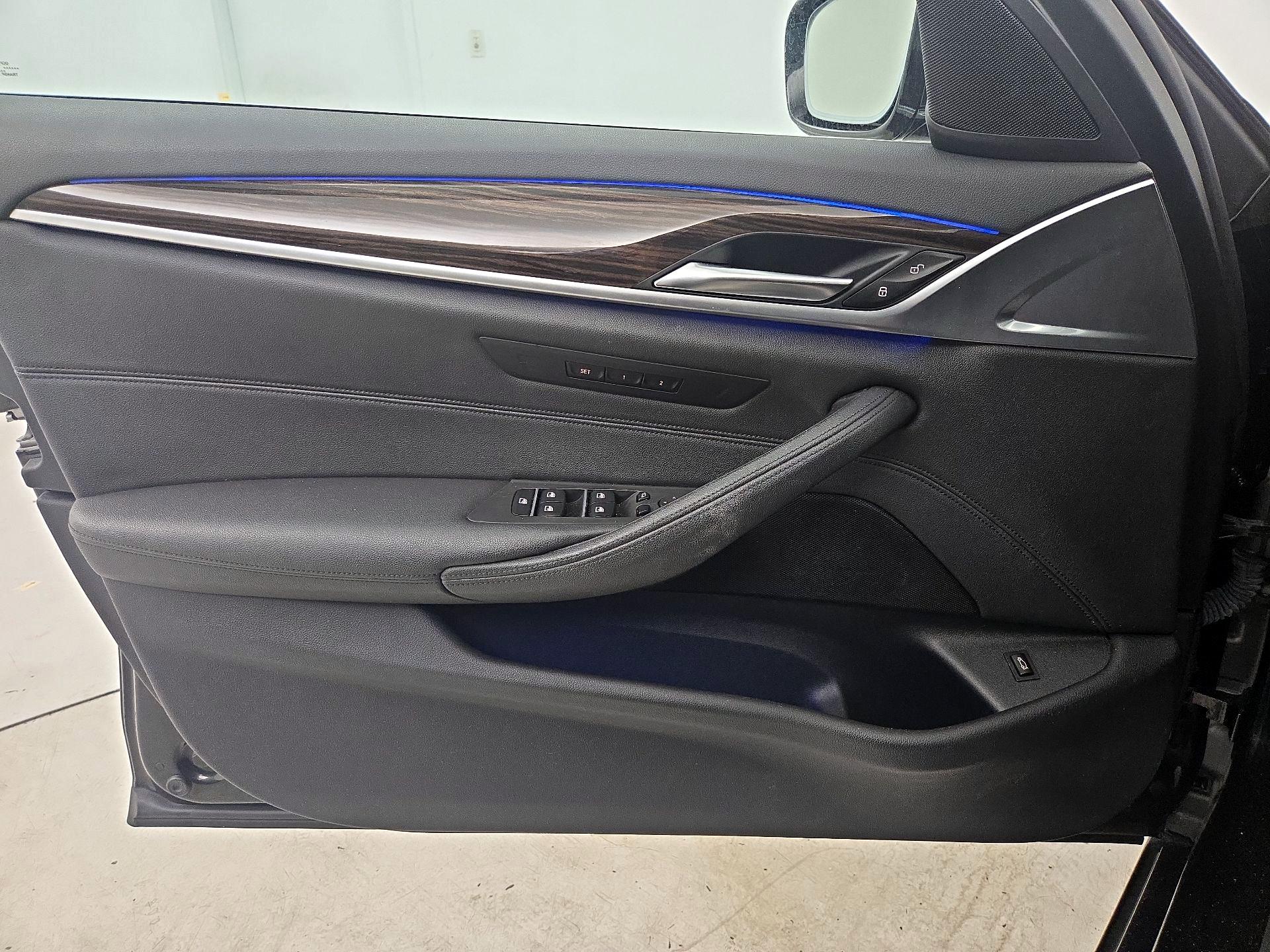 Thumbnail: 2017 BMW 5 Series - 12