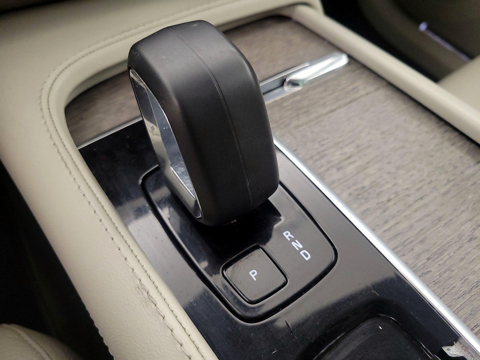 Thumbnail: 2023 Volvo XC90 - 18