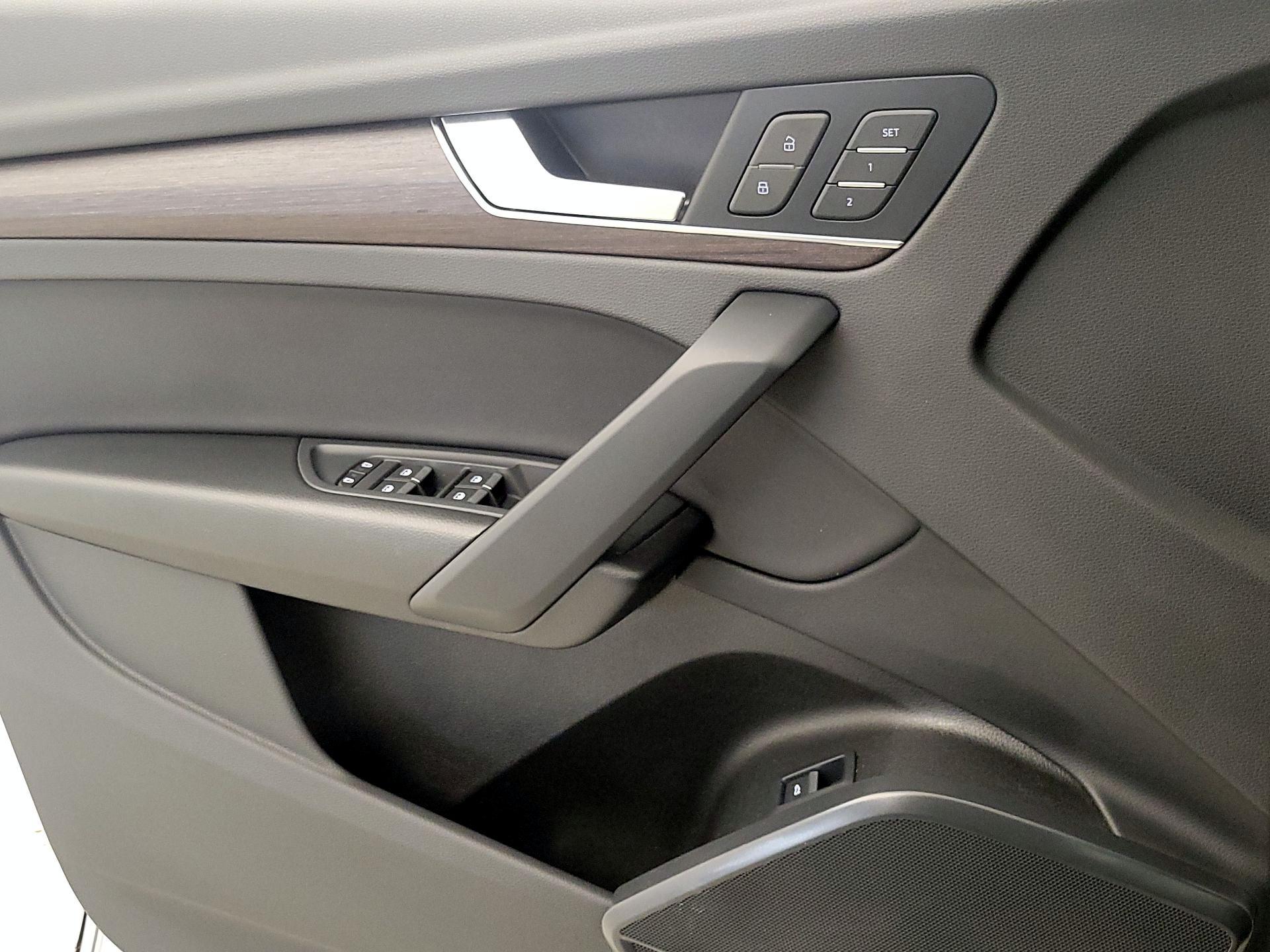 Thumbnail: 2022 Audi Q5 - 12