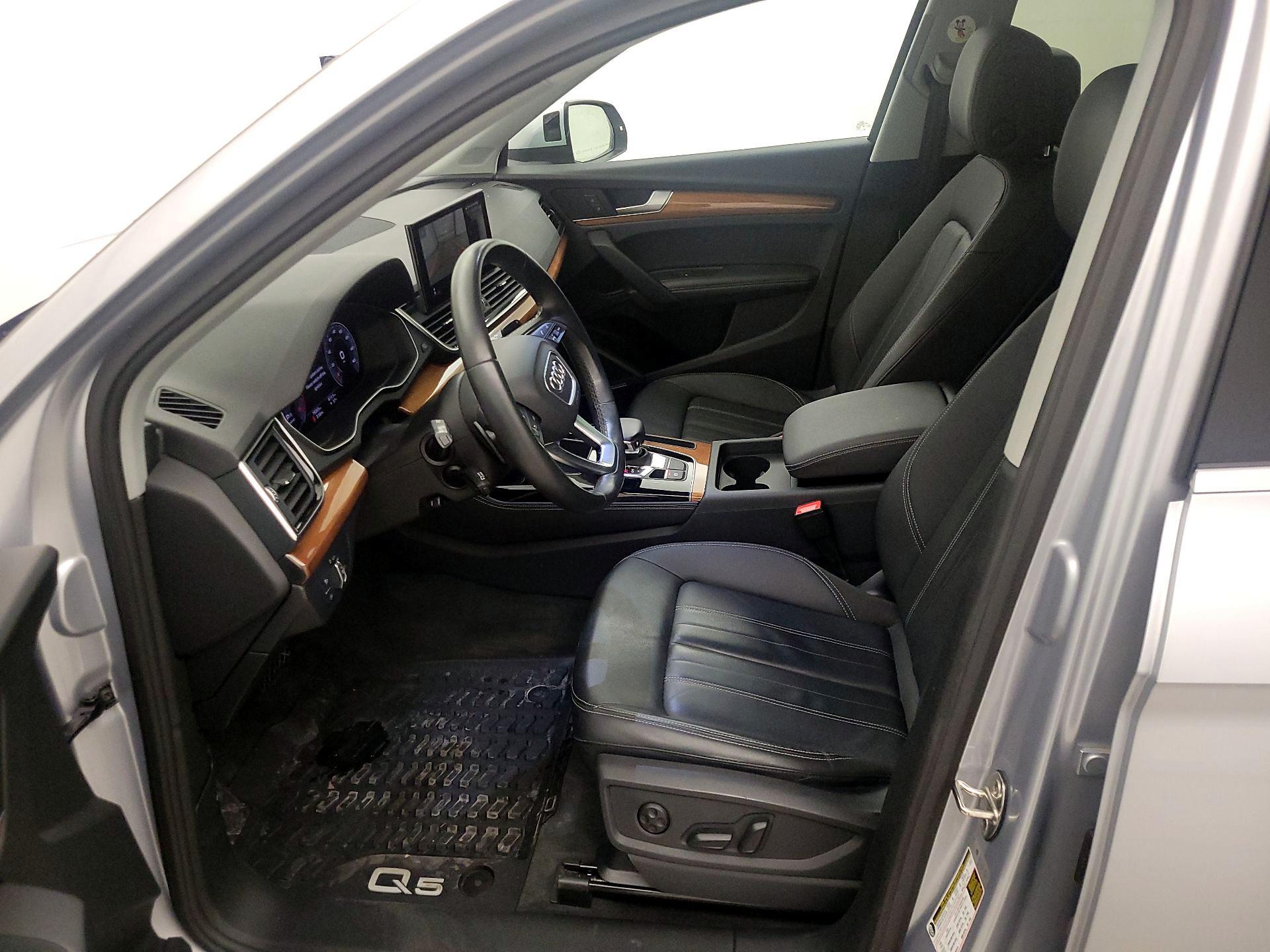 Thumbnail: 2023 Audi Q5 - 11