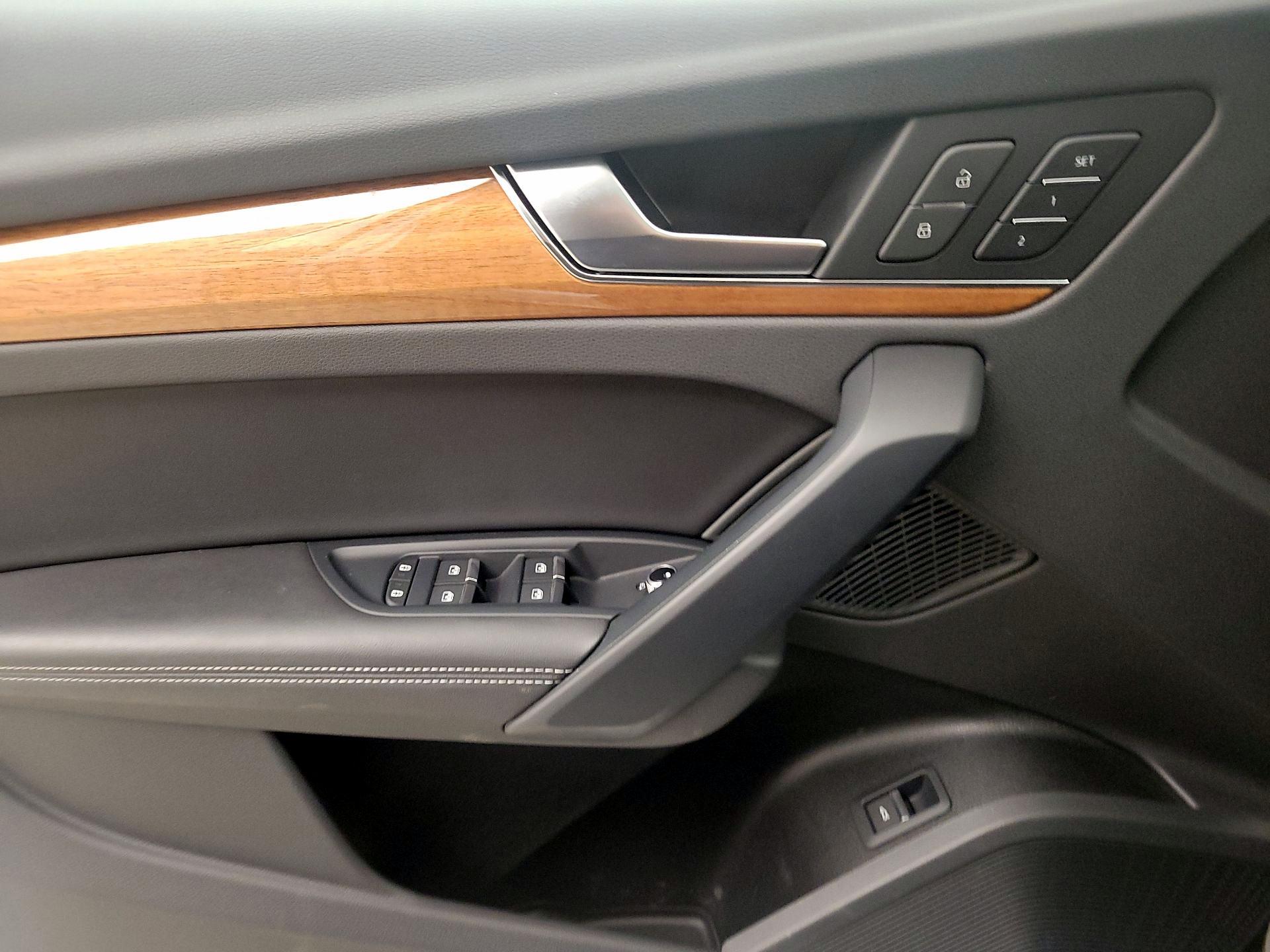 Thumbnail: 2023 Audi Q5 - 12