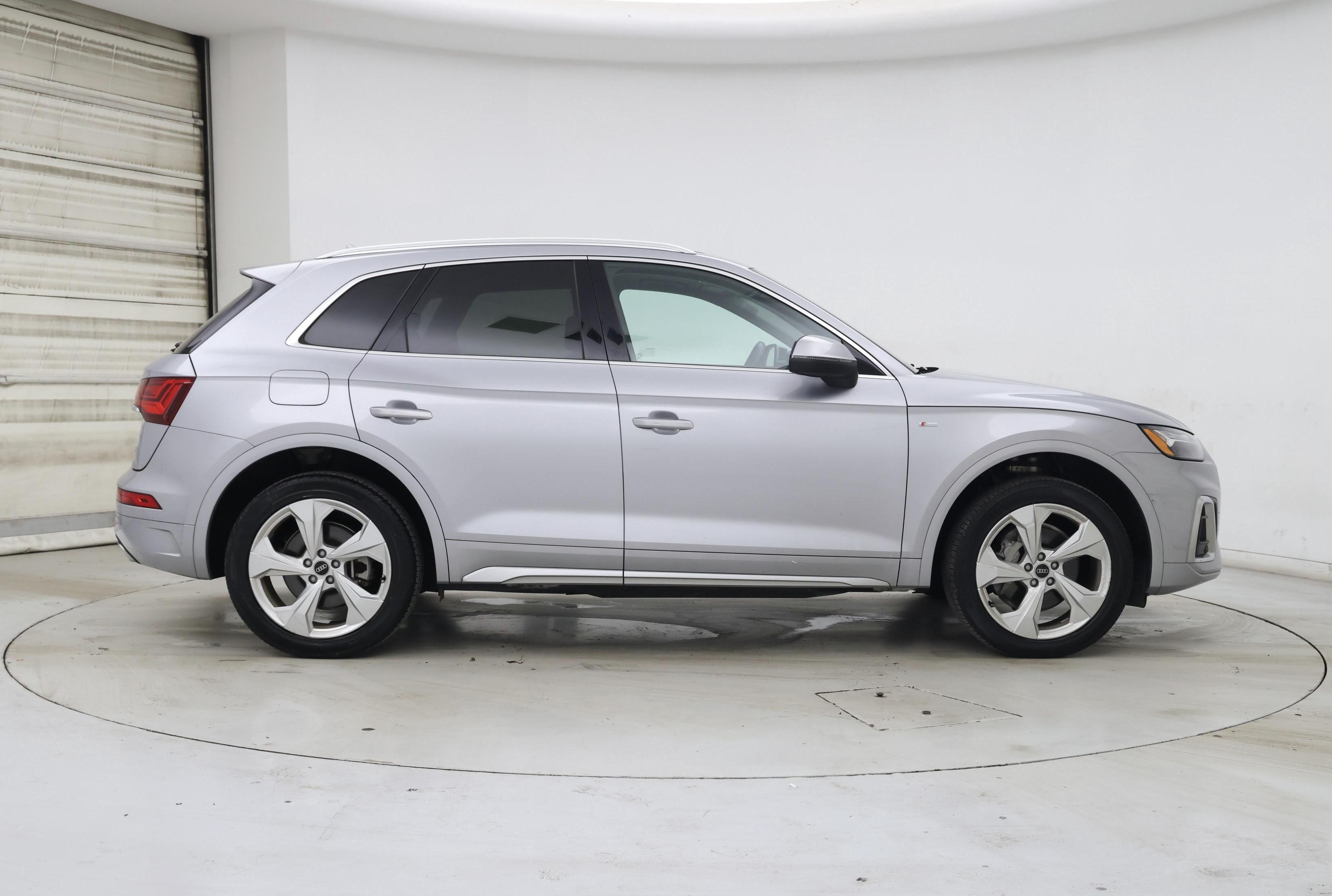 Thumbnail: 2023 Audi Q5 - 7