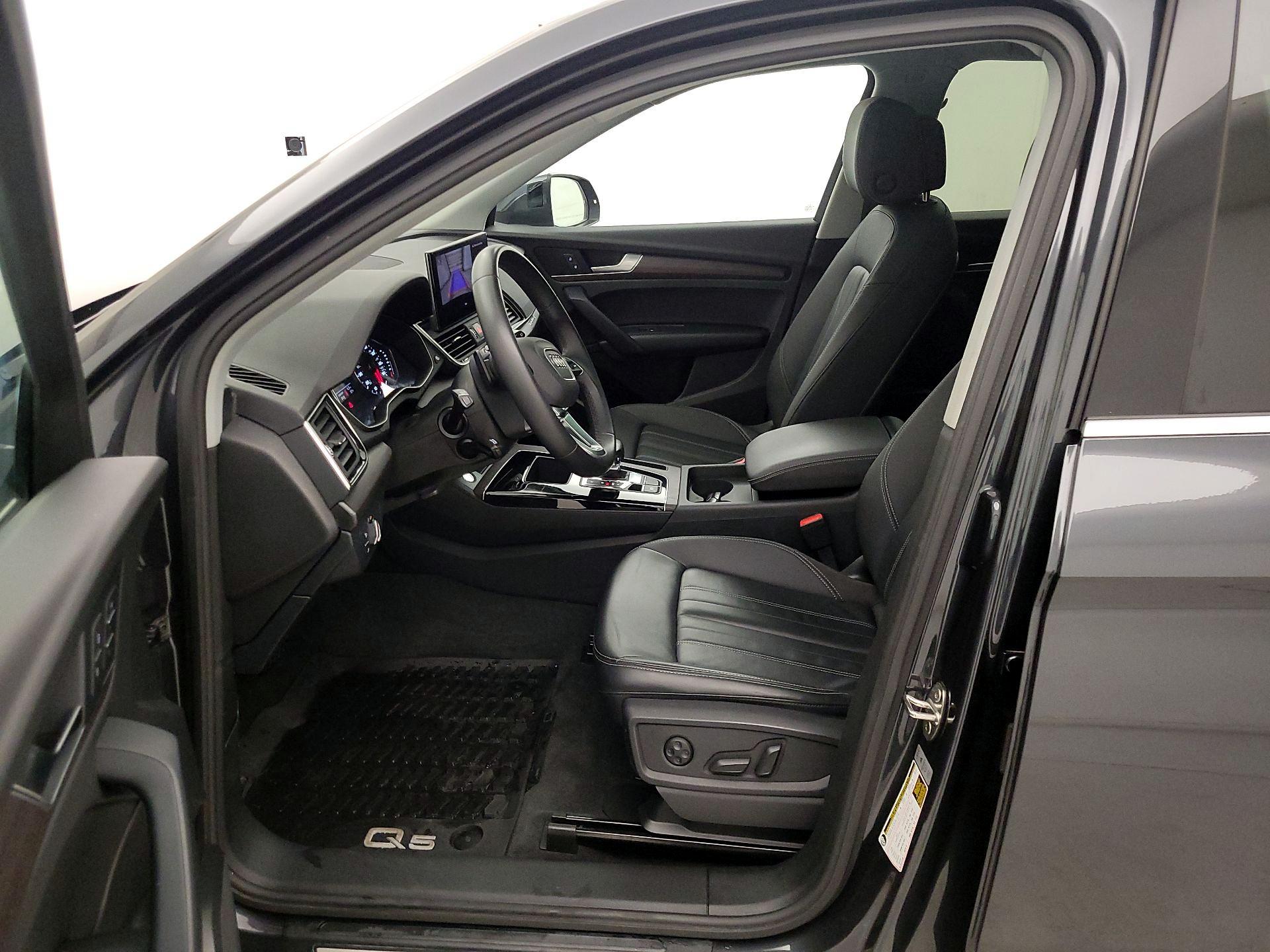 Thumbnail: 2023 Audi Q5 - 11