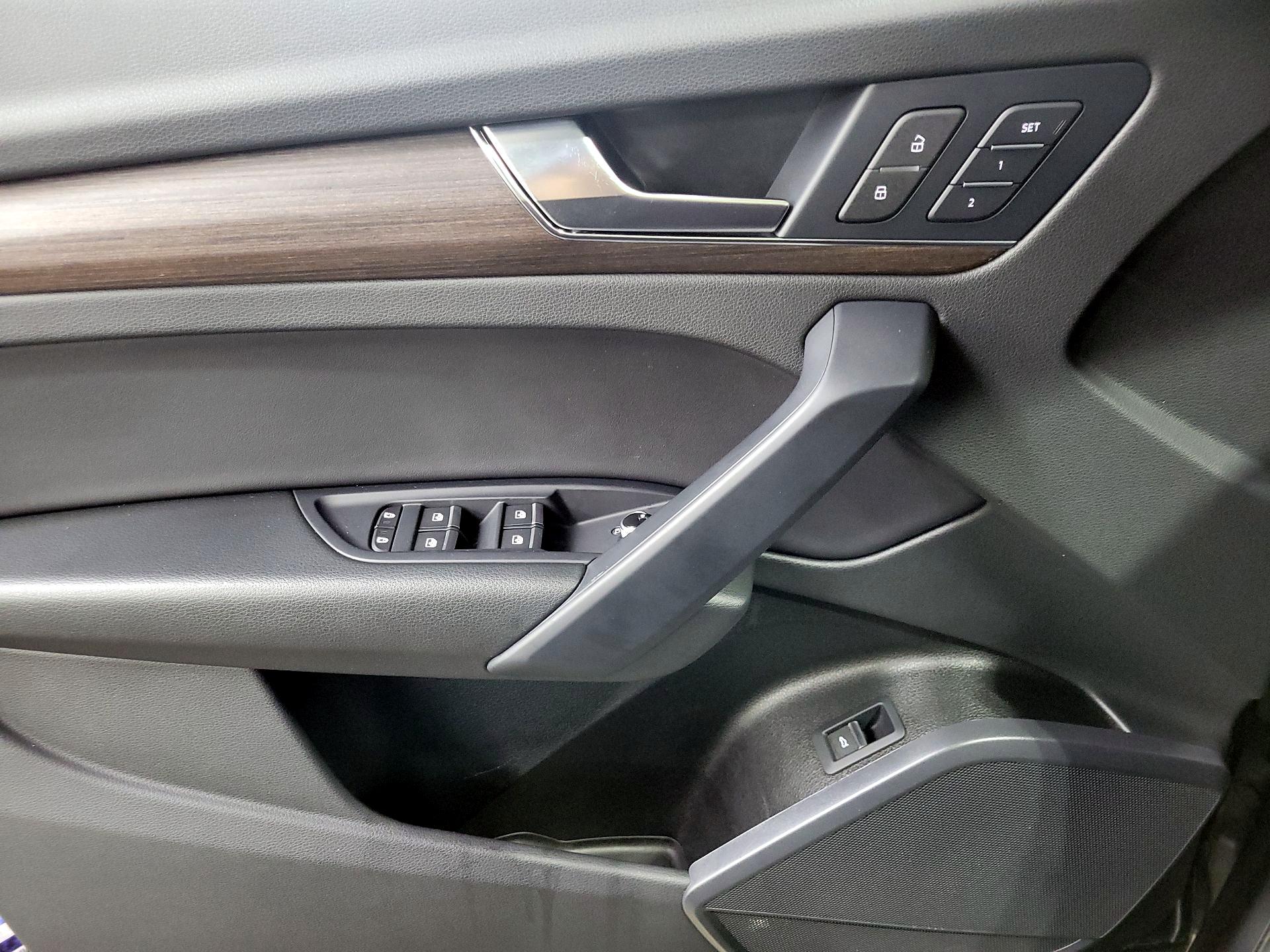 Thumbnail: 2023 Audi Q5 - 12