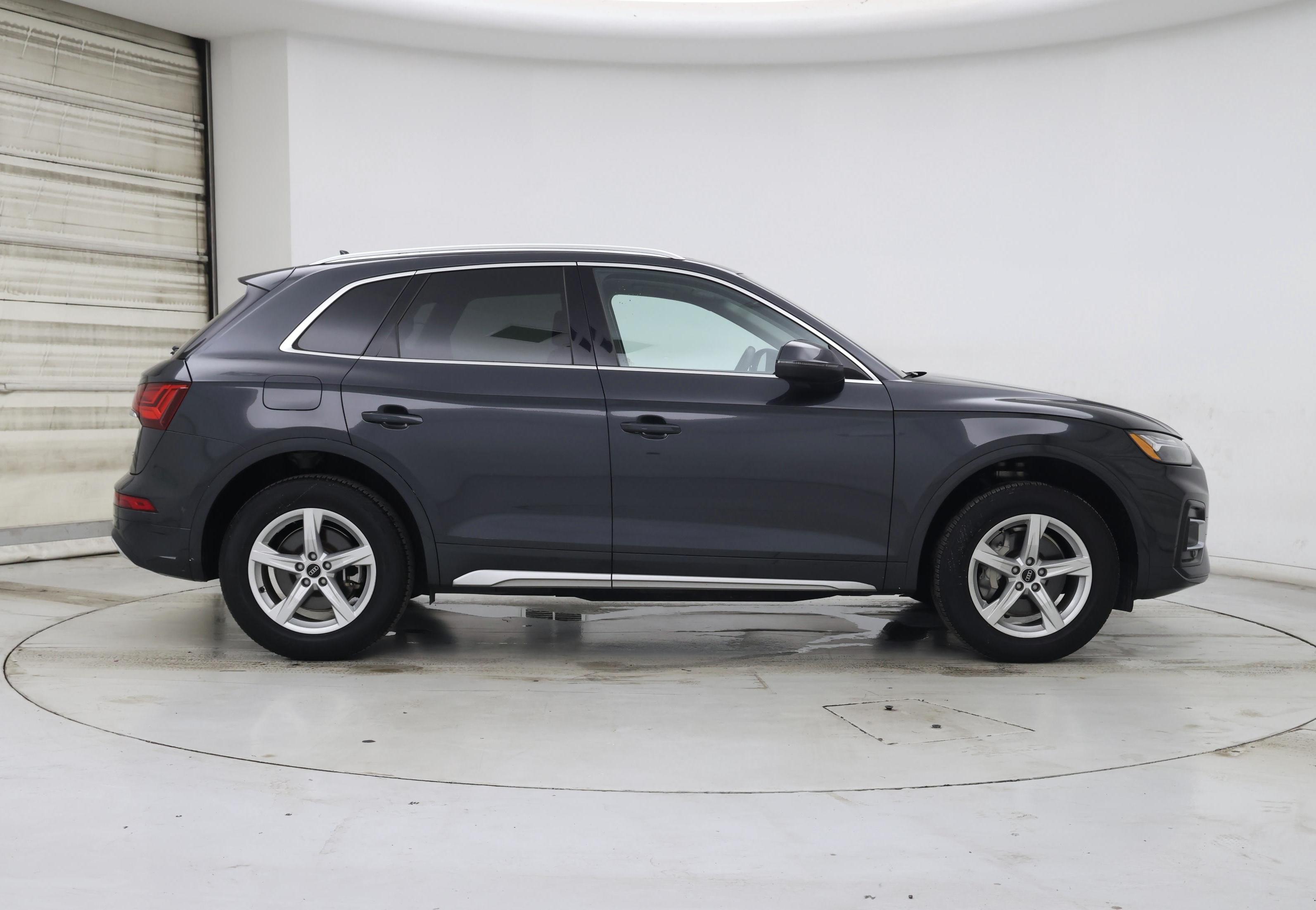 Thumbnail: 2023 Audi Q5 - 7