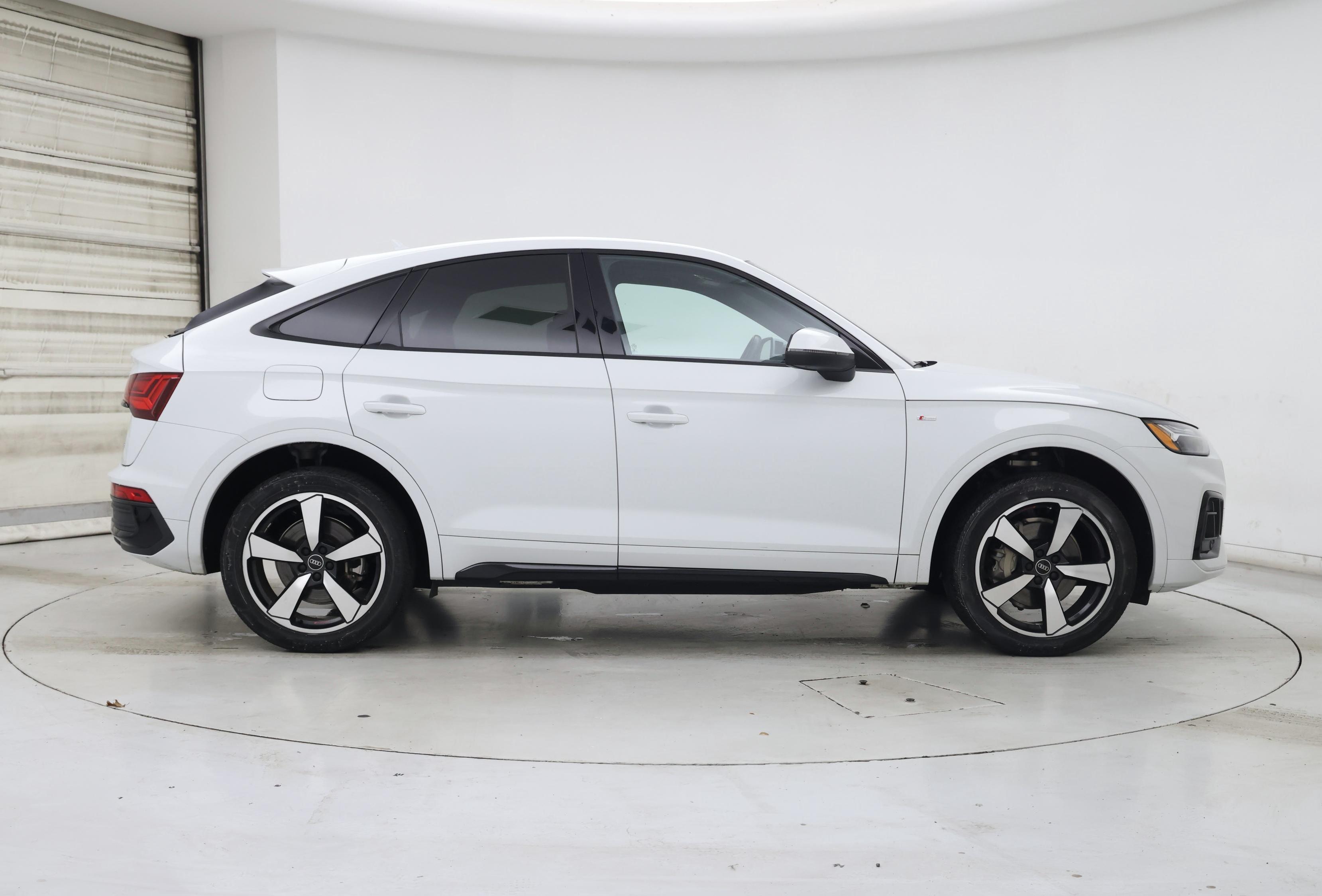 Thumbnail: 2023 Audi Q5 - 7