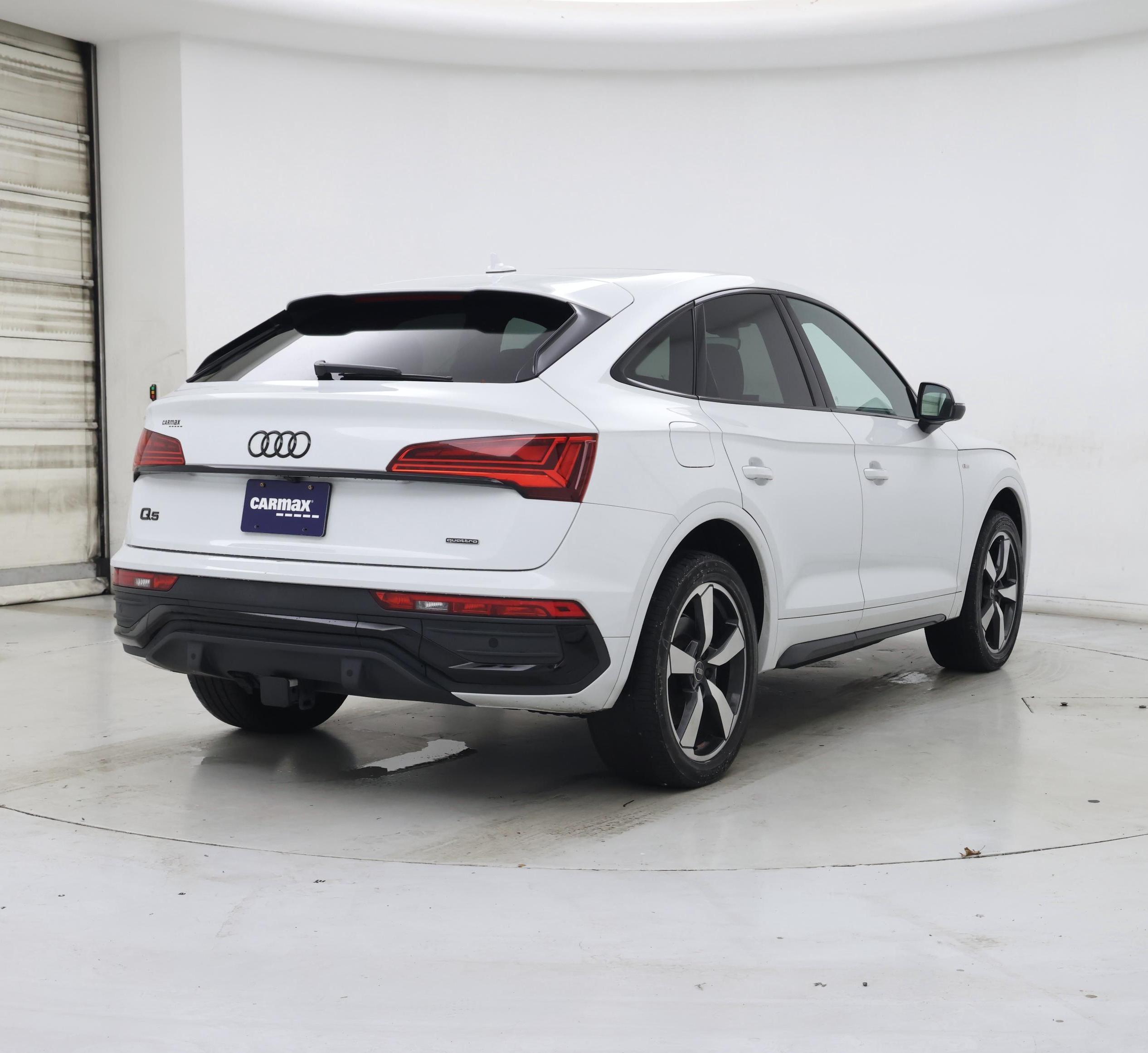 Thumbnail: 2023 Audi Q5 - 8