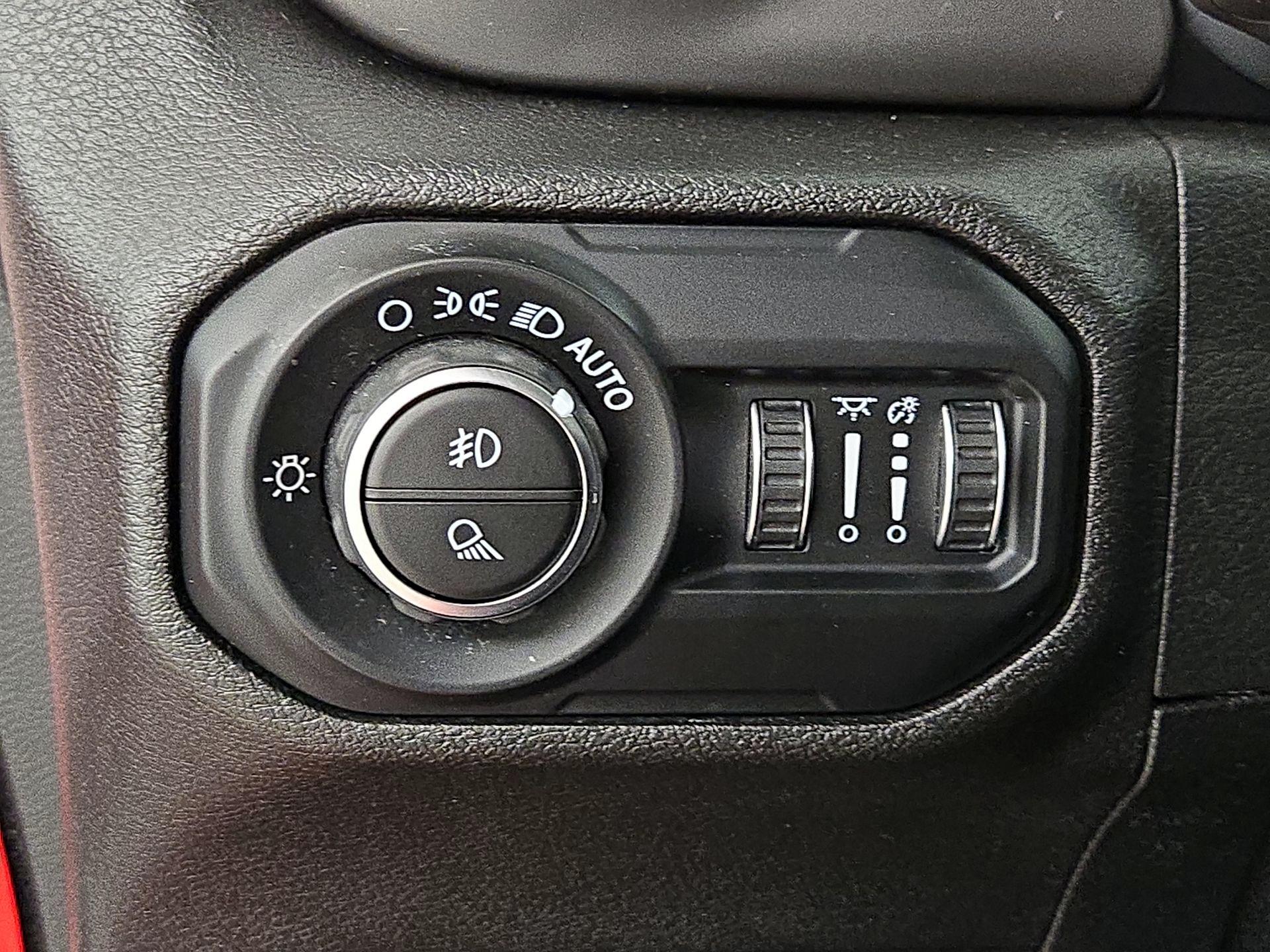 Thumbnail: 2020 Jeep Gladiator - 13