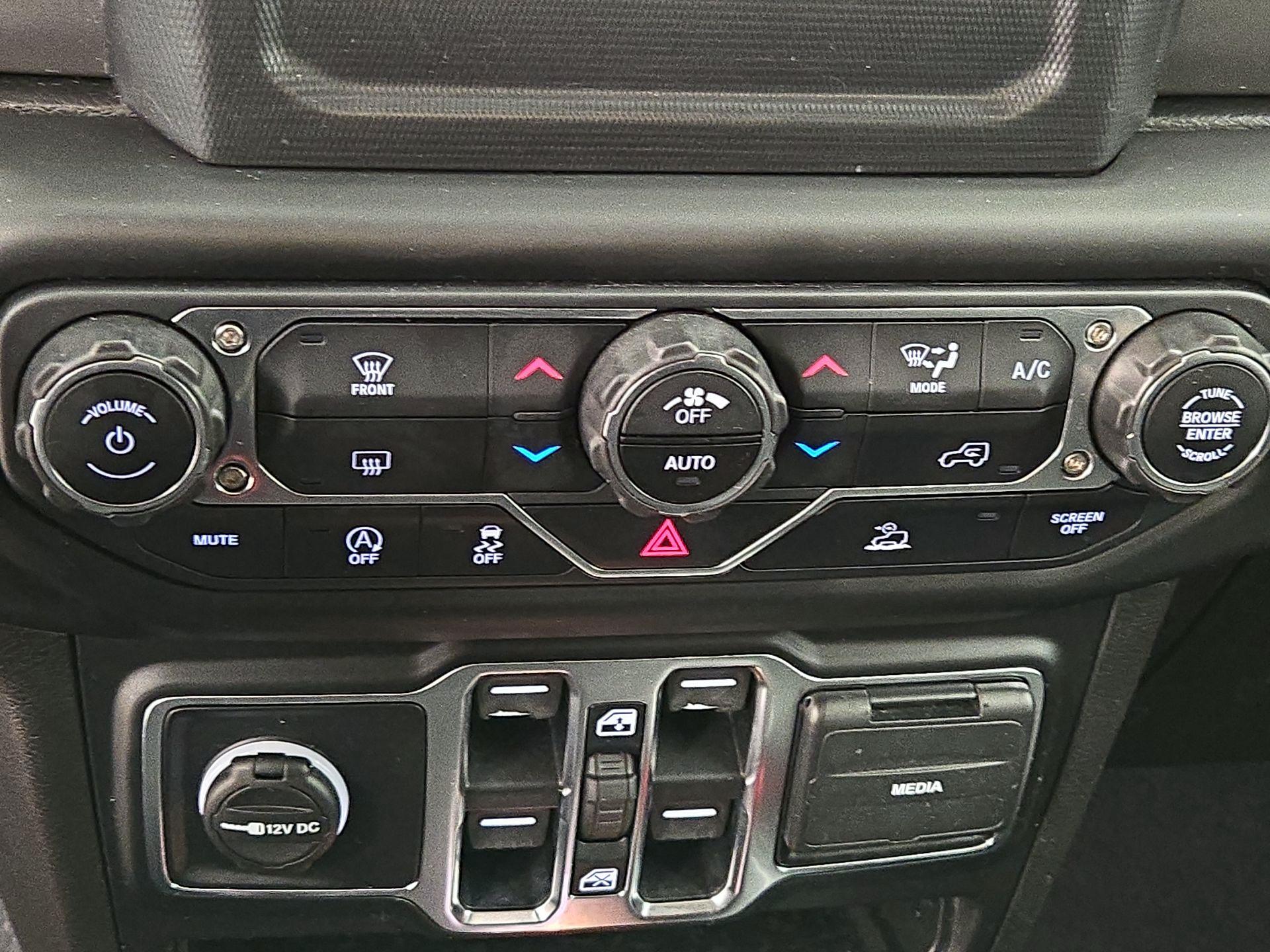 Thumbnail: 2020 Jeep Gladiator - 17