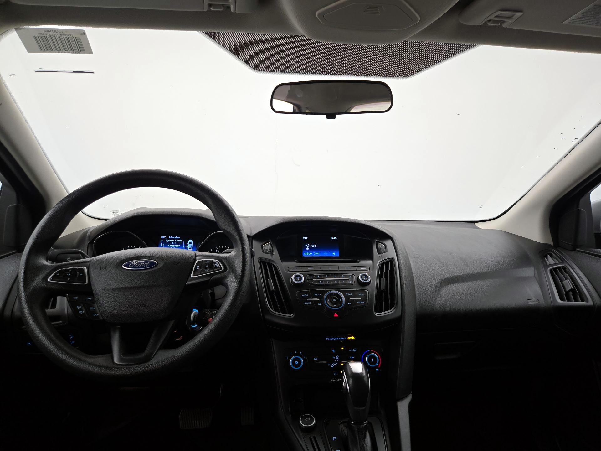 Thumbnail: 2016 Ford Focus - 9