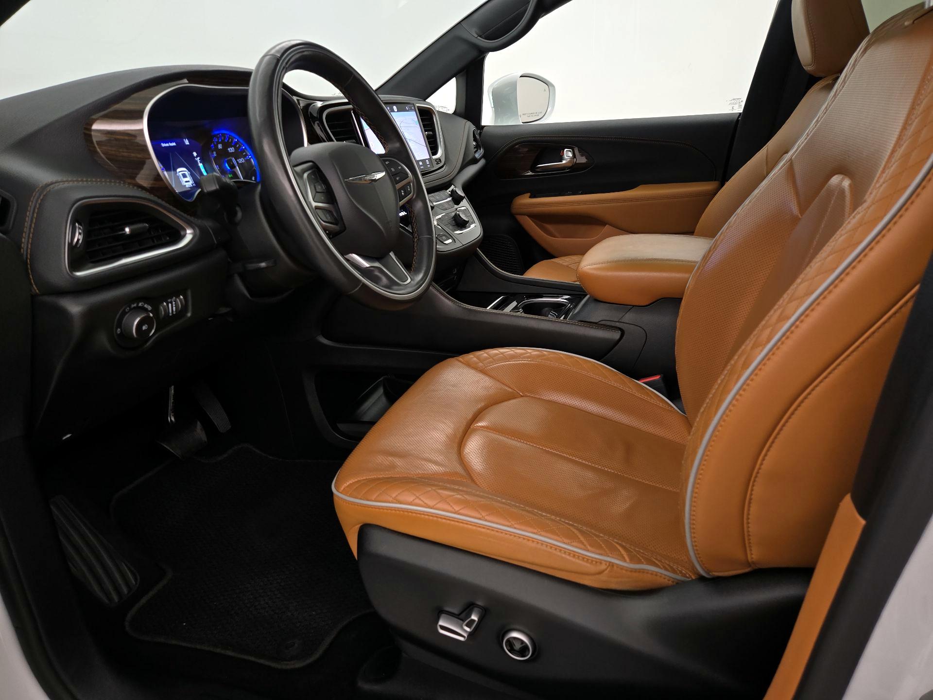 Thumbnail: 2021 Chrysler Pacifica - 11