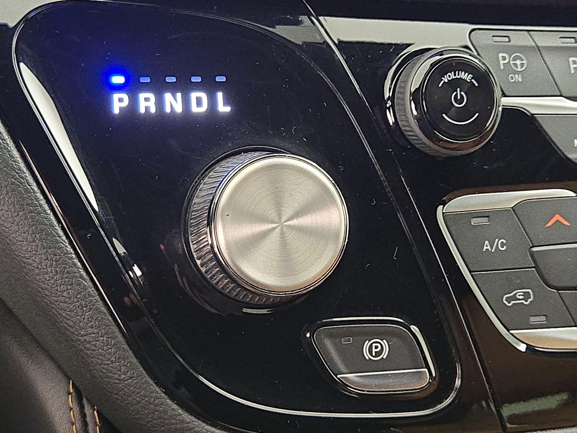 Thumbnail: 2021 Chrysler Pacifica - 18